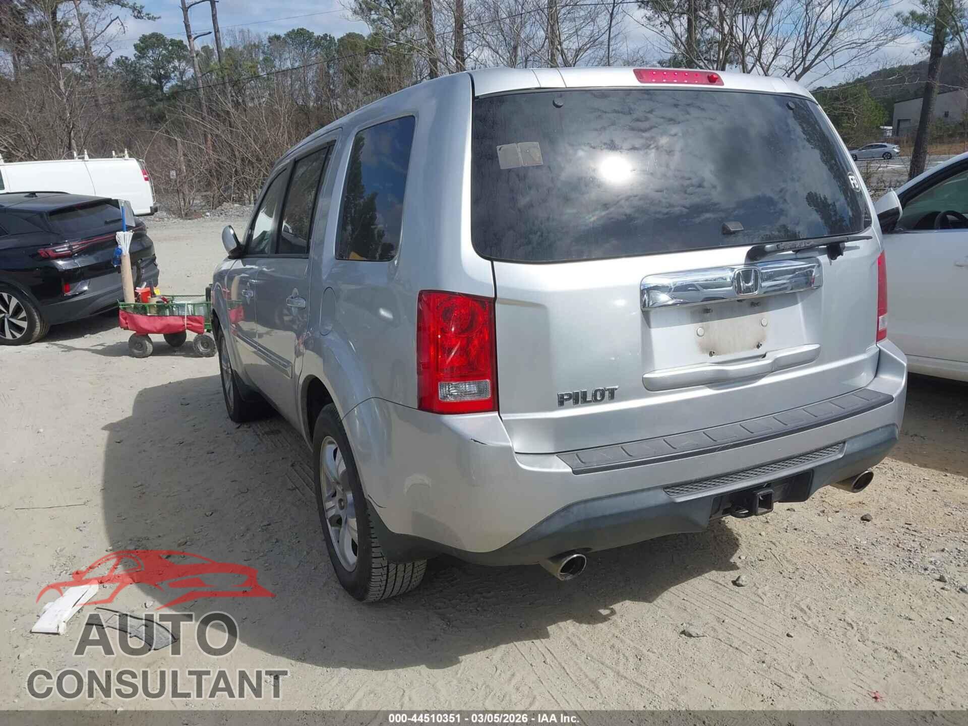 HONDA PILOT 2013 - 5FNYF3H57DB007327