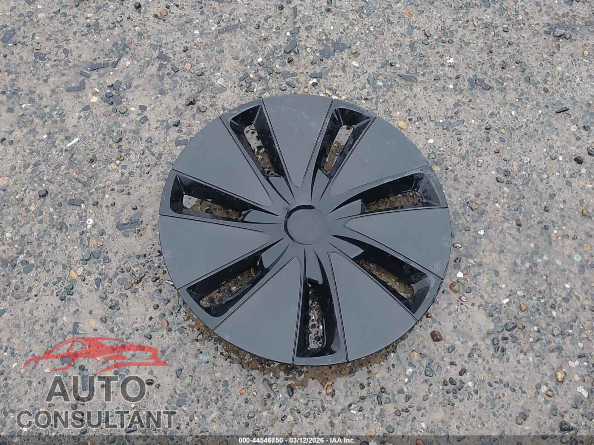 TESLA MODEL 3 2024 - 5YJ3E1EB4RF744696