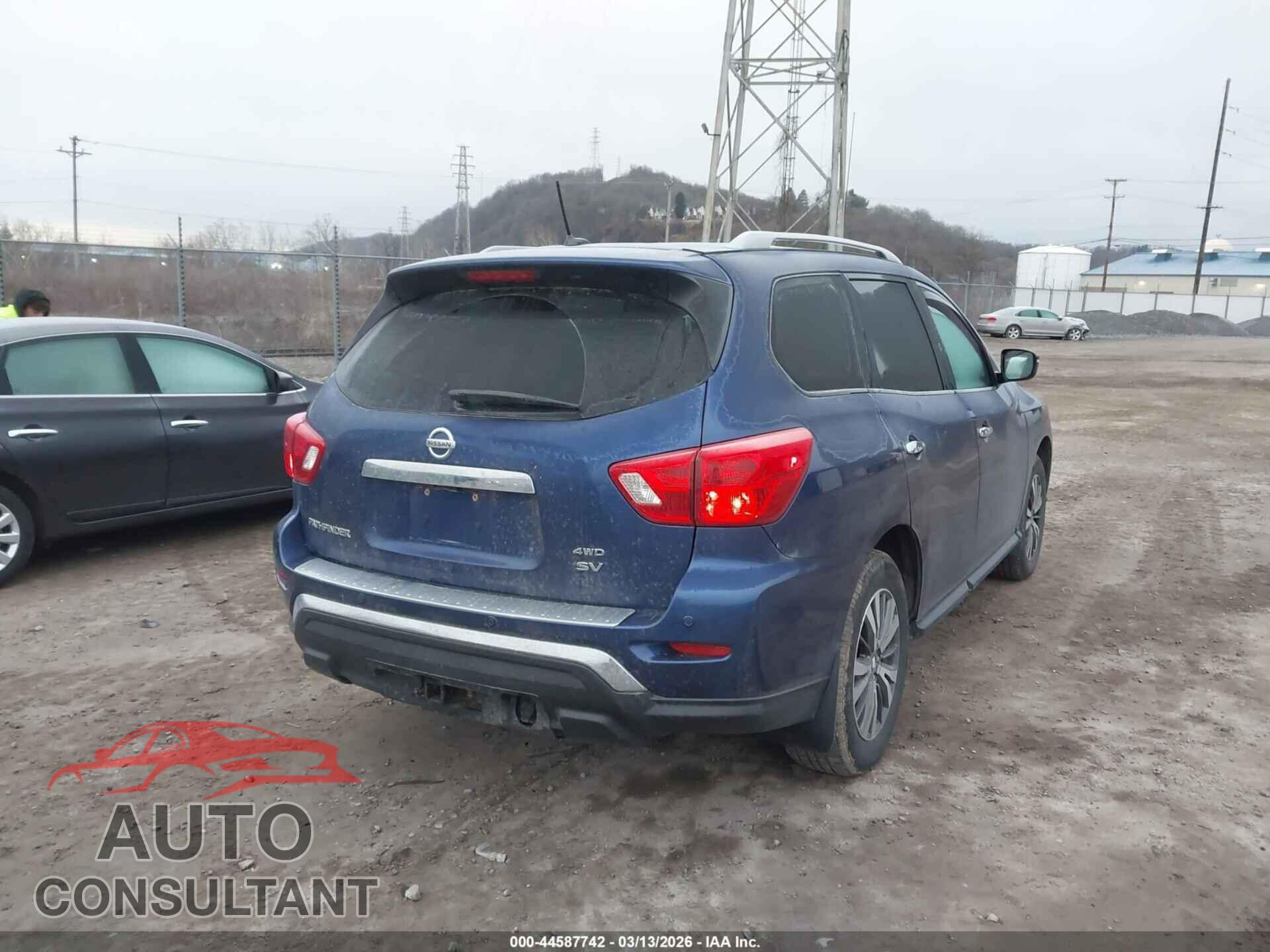 NISSAN PATHFINDER 2017 - 5N1DR2MM7HC635237