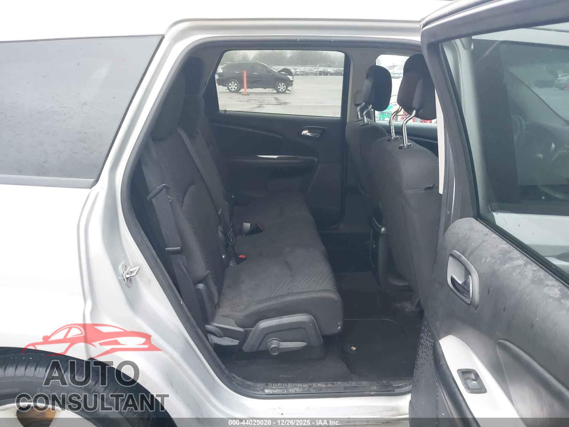 DODGE JOURNEY 2012 - 3C4PDCBG4CT204743