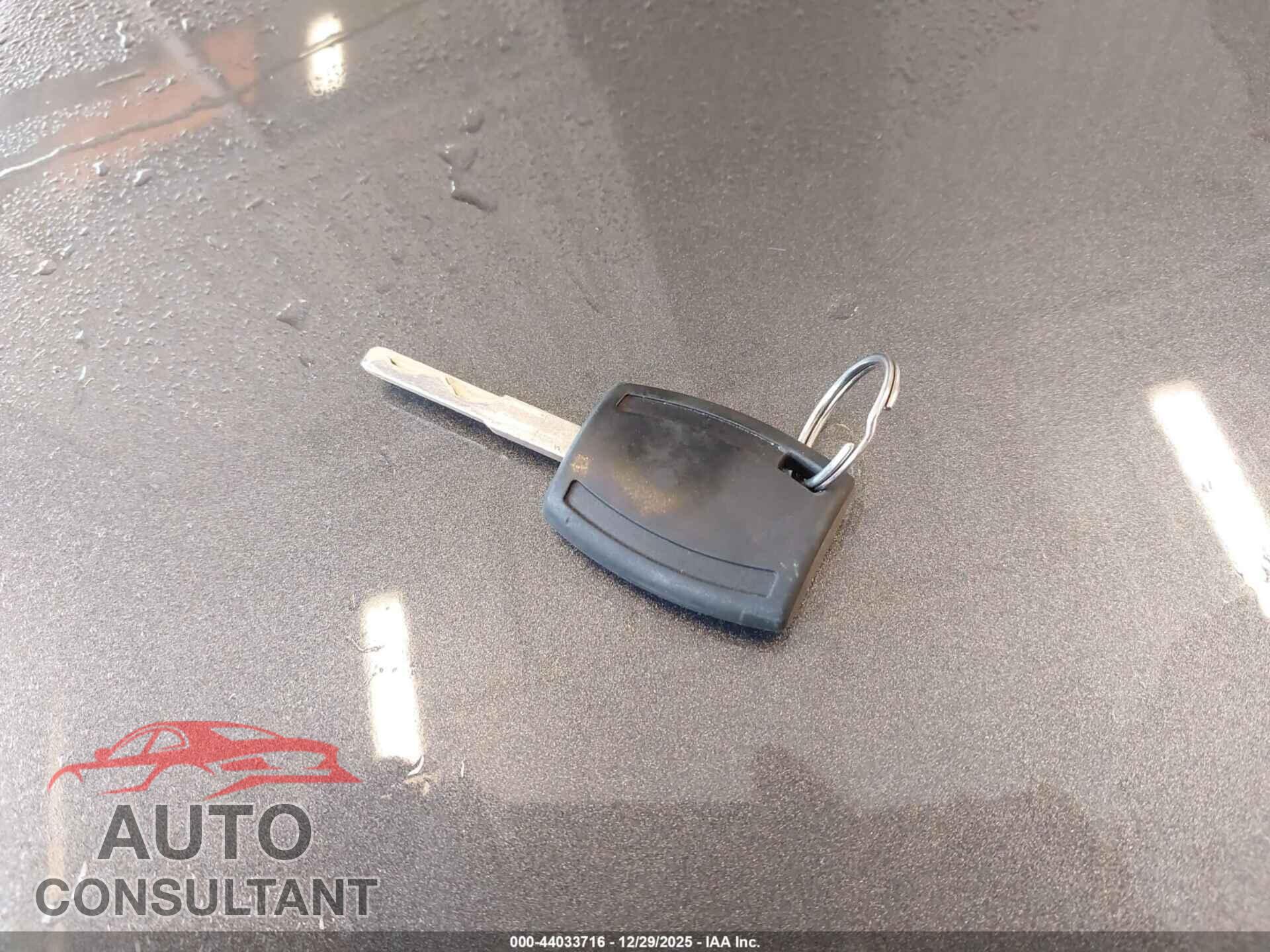 FORD FOCUS 2017 - 1FADP3E22HL235606