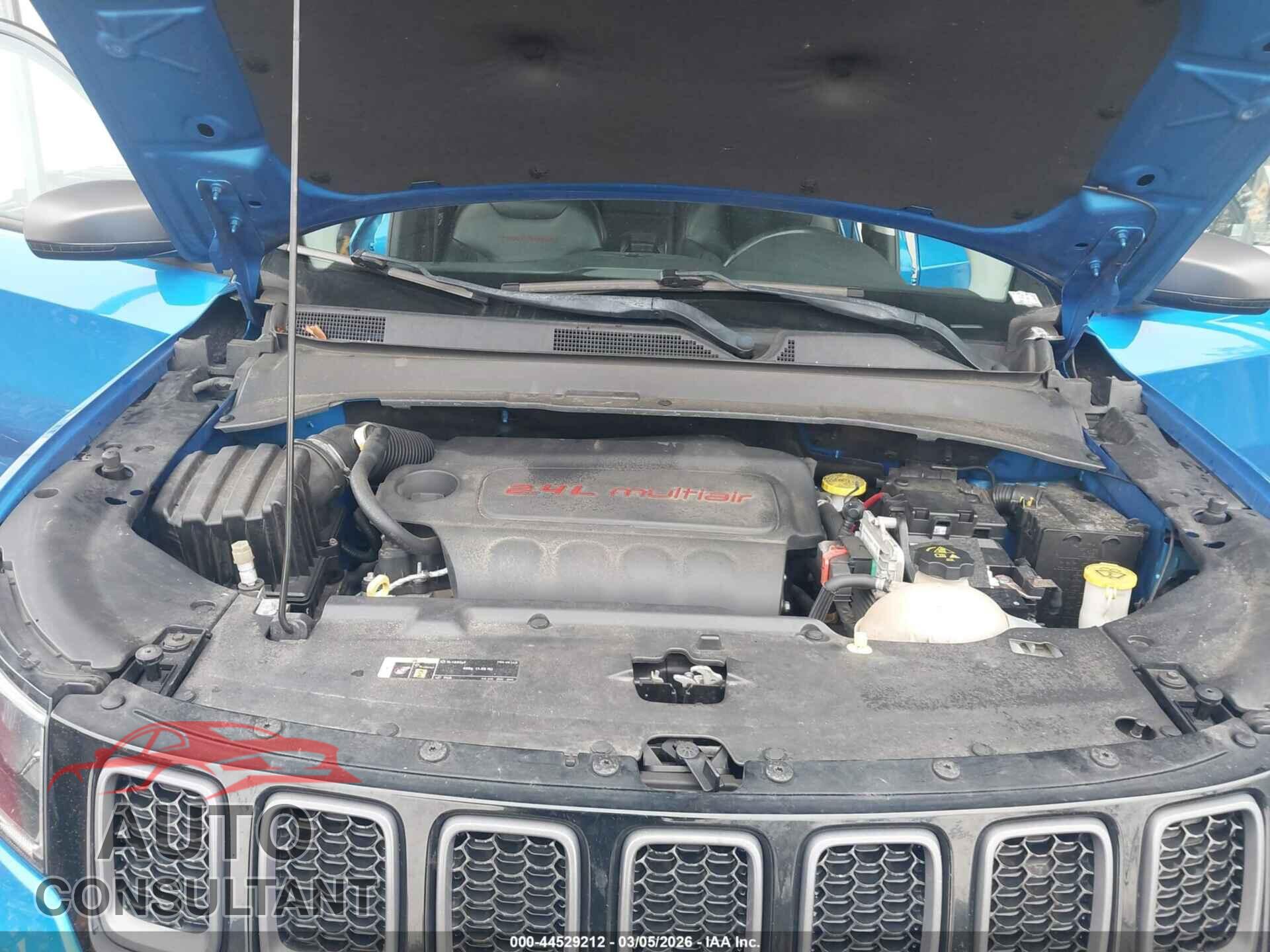 JEEP COMPASS 2018 - 3C4NJDDB0JT483600