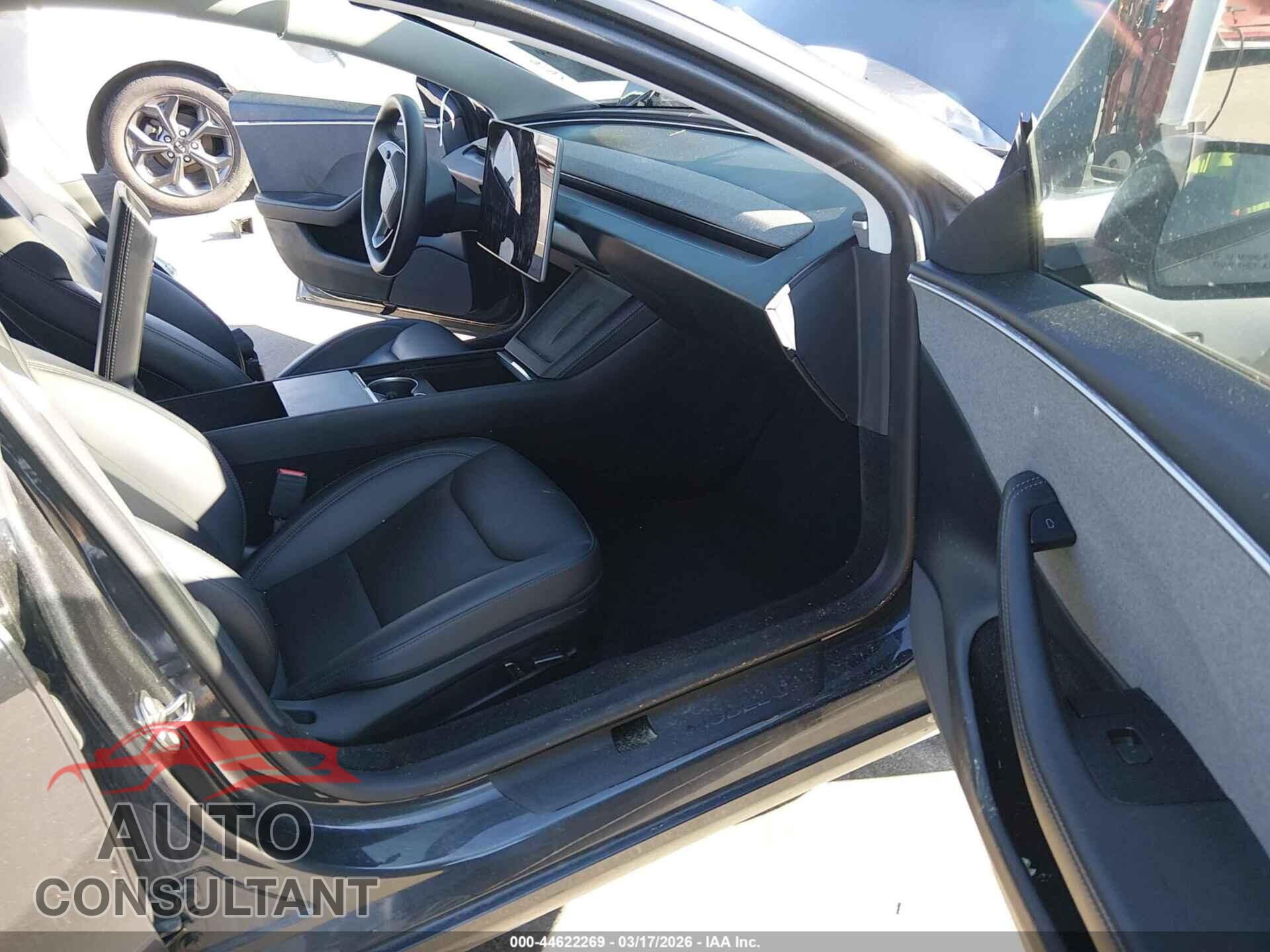 TESLA MODEL 3 2024 - 5YJ3E1EA6RF736171