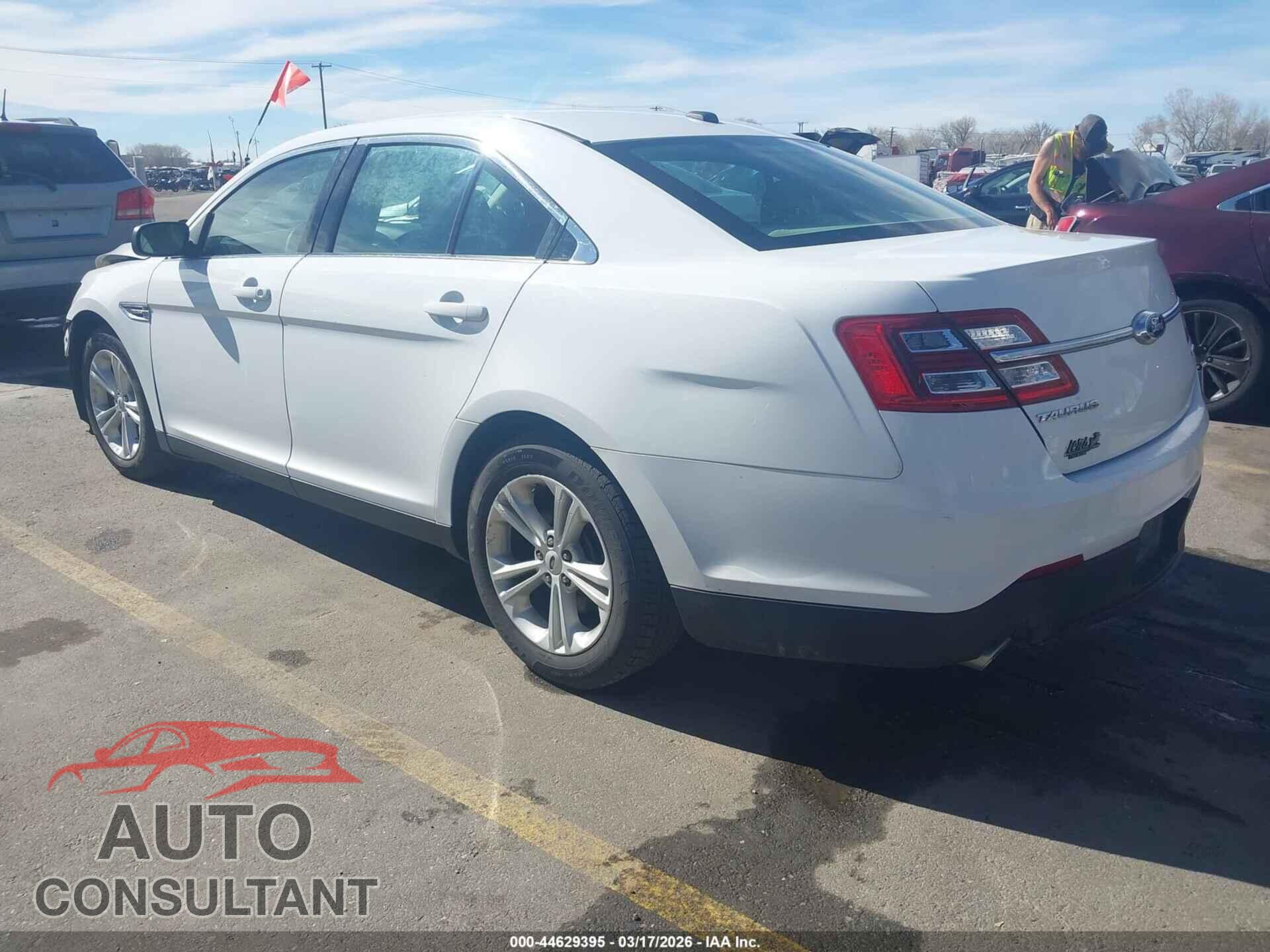 FORD TAURUS 2015 - 1FAHP2D86FG183033