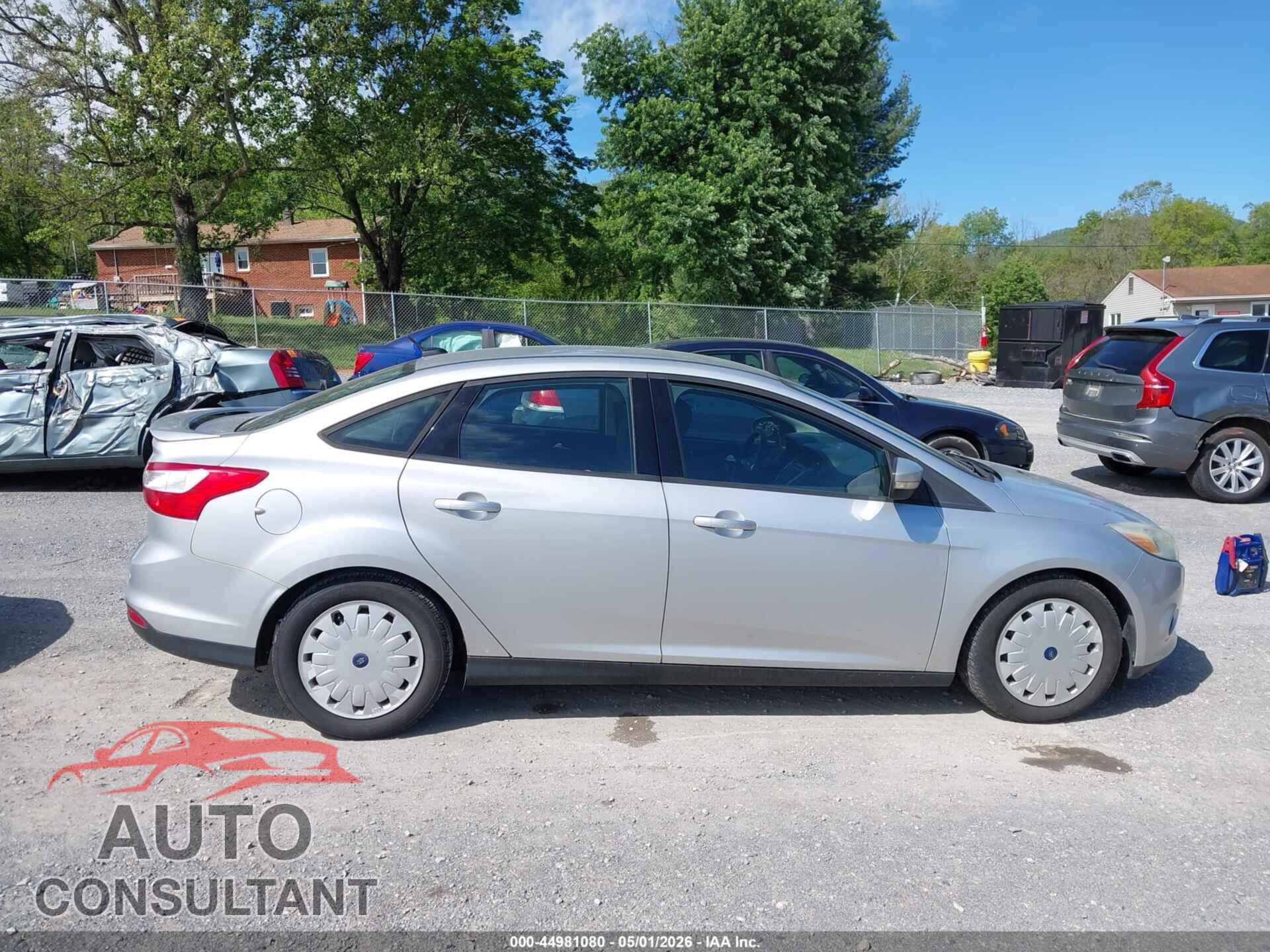 FORD FOCUS 2014 - 1FADP3F29EL221924