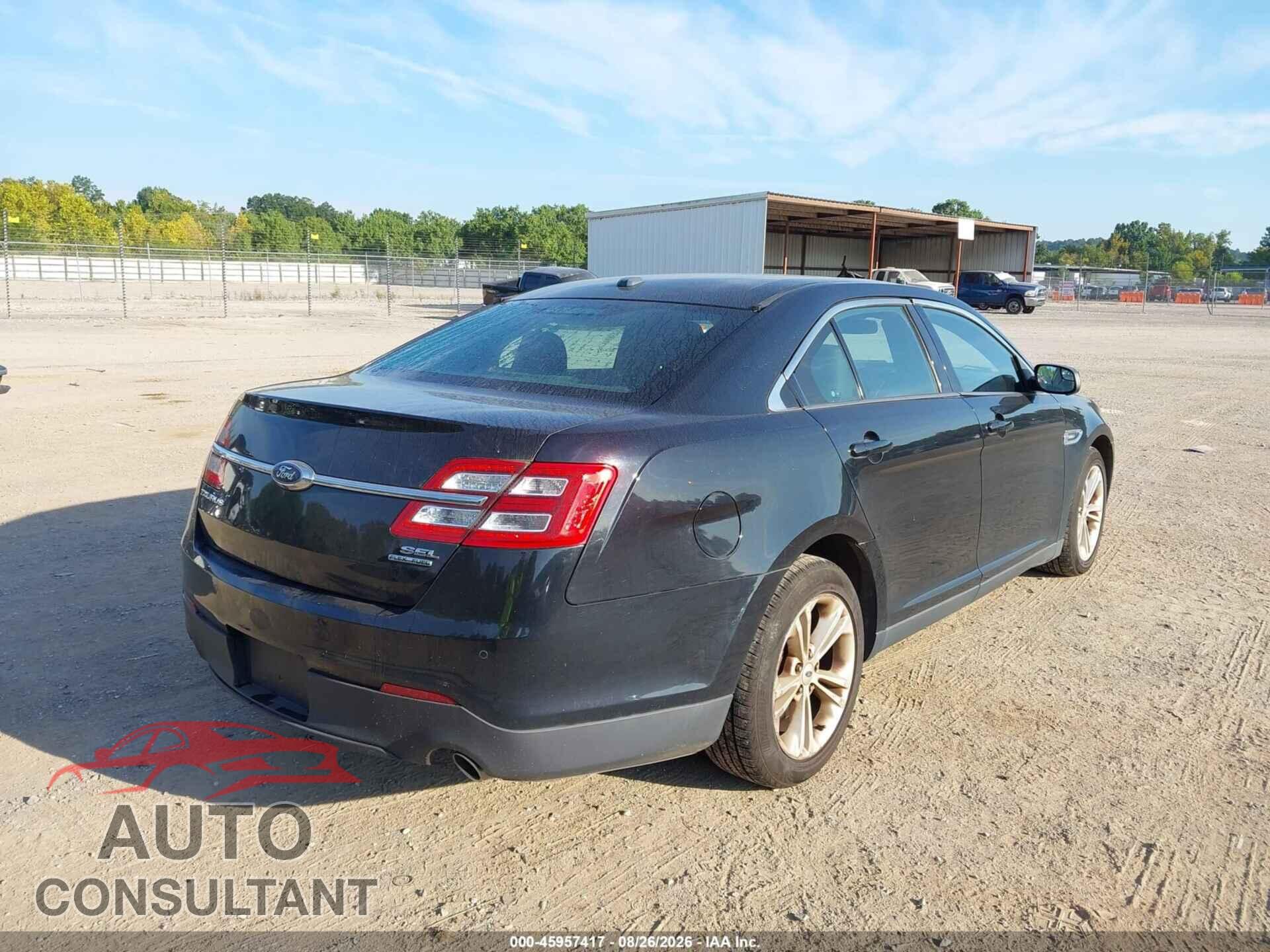 FORD TAURUS 2017 - 1FAHP2E86HG107135