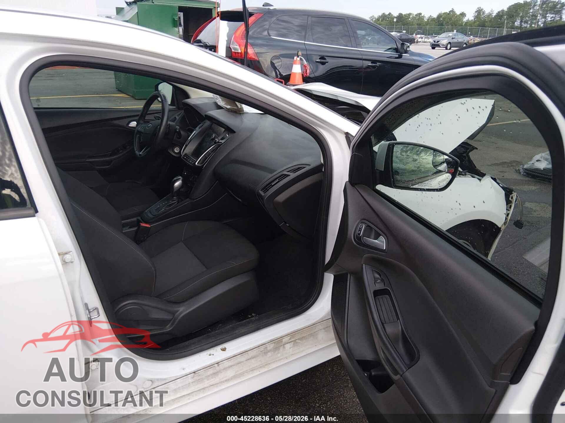 FORD FOCUS 2015 - 1FADP3K22FL354046