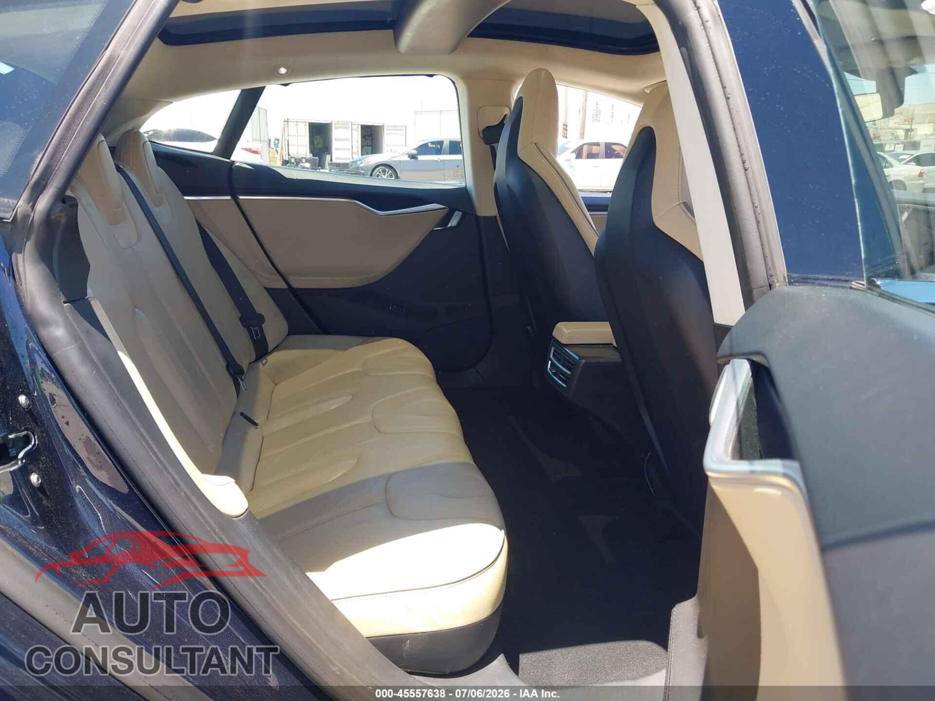 TESLA MODEL S 2013 - 5YJSA1CN8DFP28983