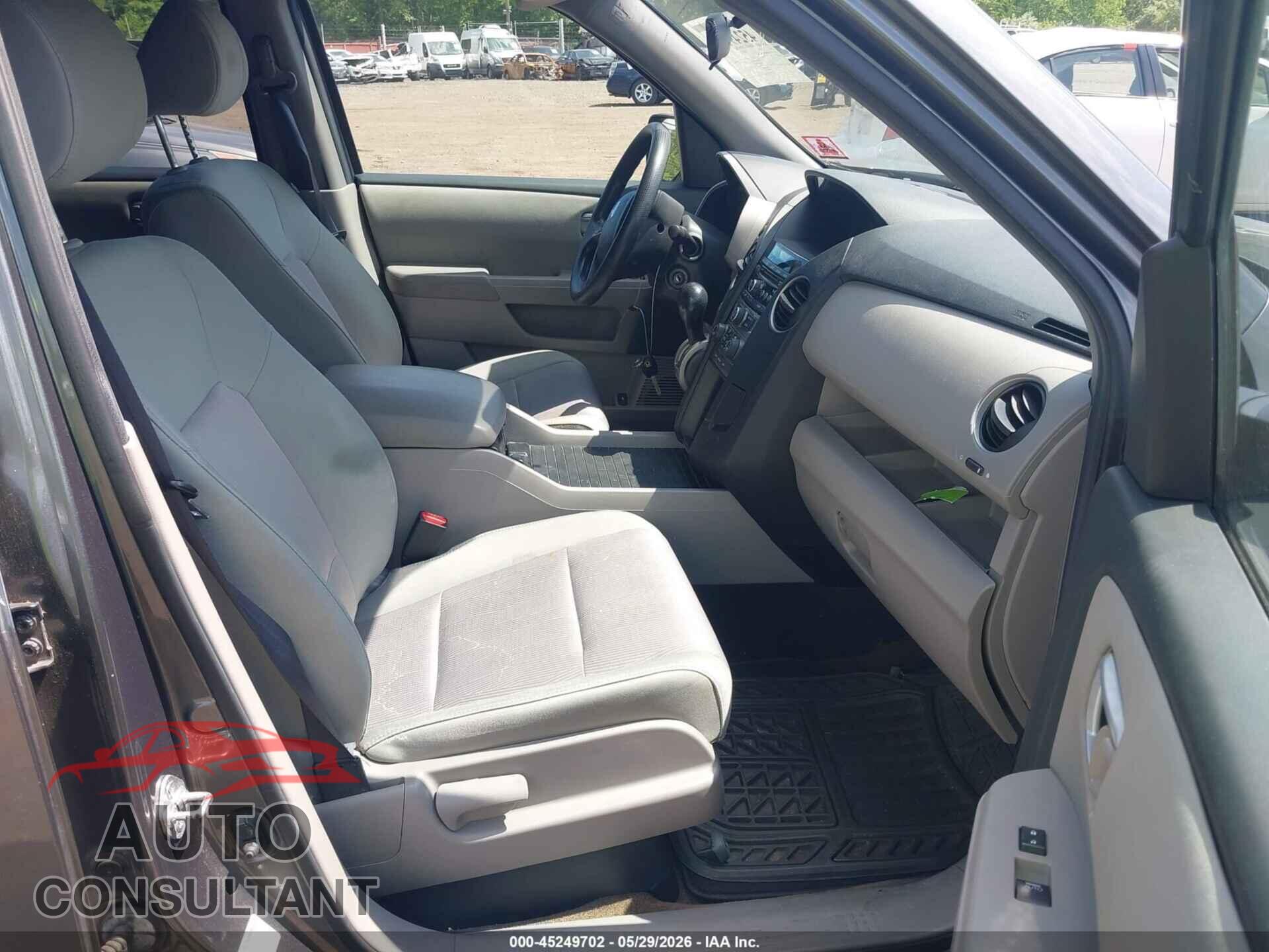 HONDA PILOT 2013 - 5FNYF4H48DB044609