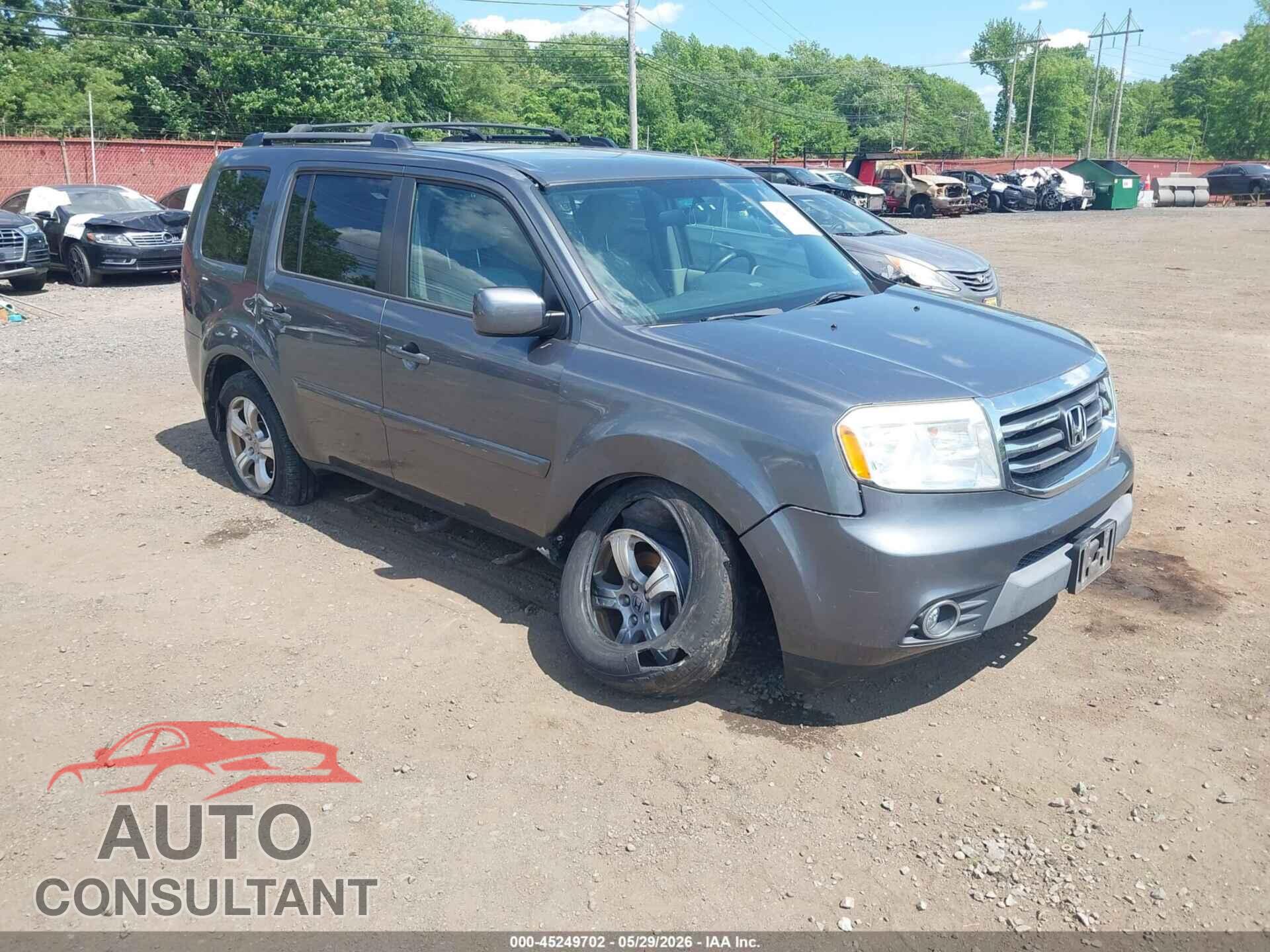 HONDA PILOT 2013 - 5FNYF4H48DB044609