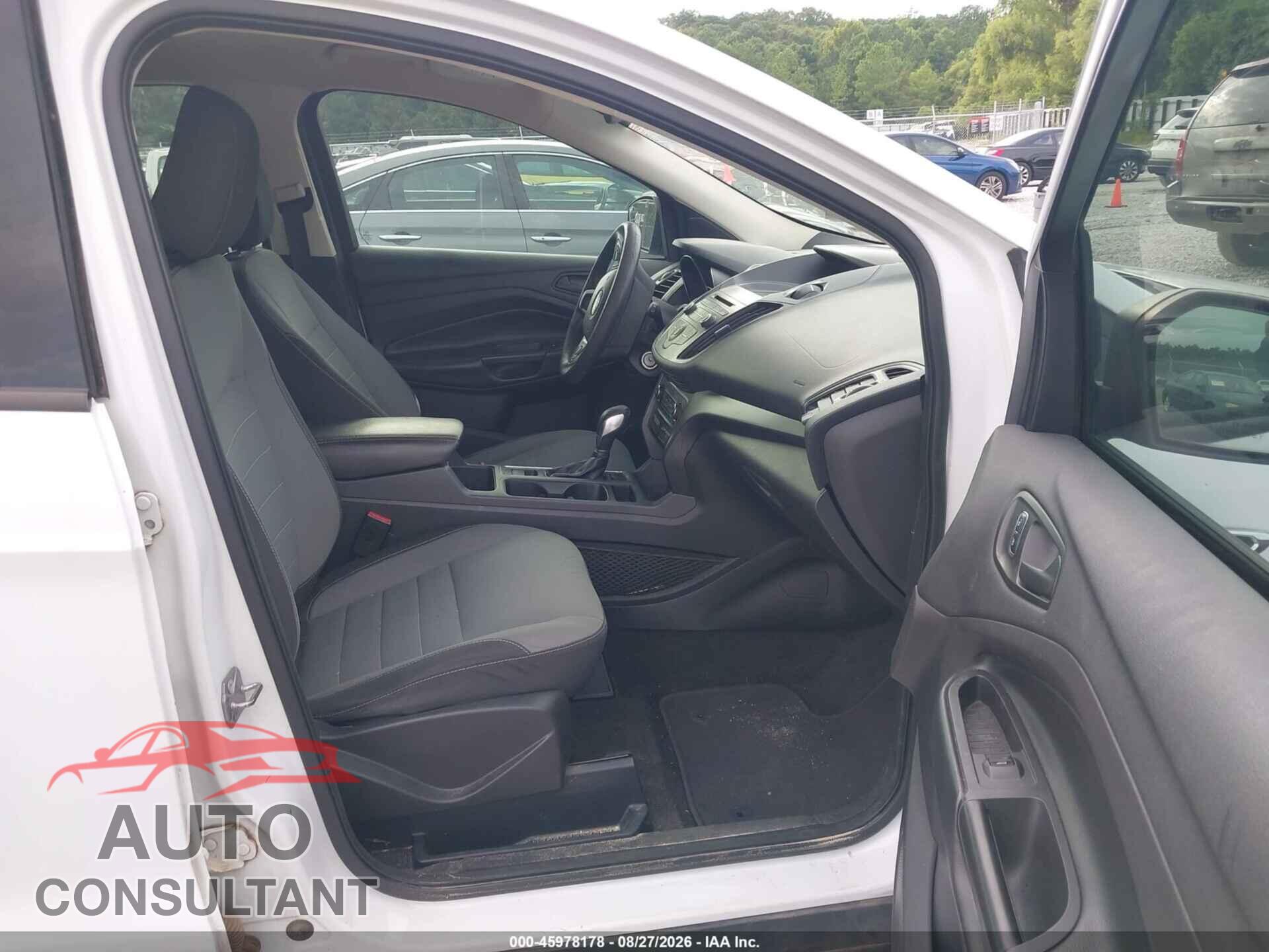 FORD ESCAPE 2018 - 1FMCU0F70JUB20926