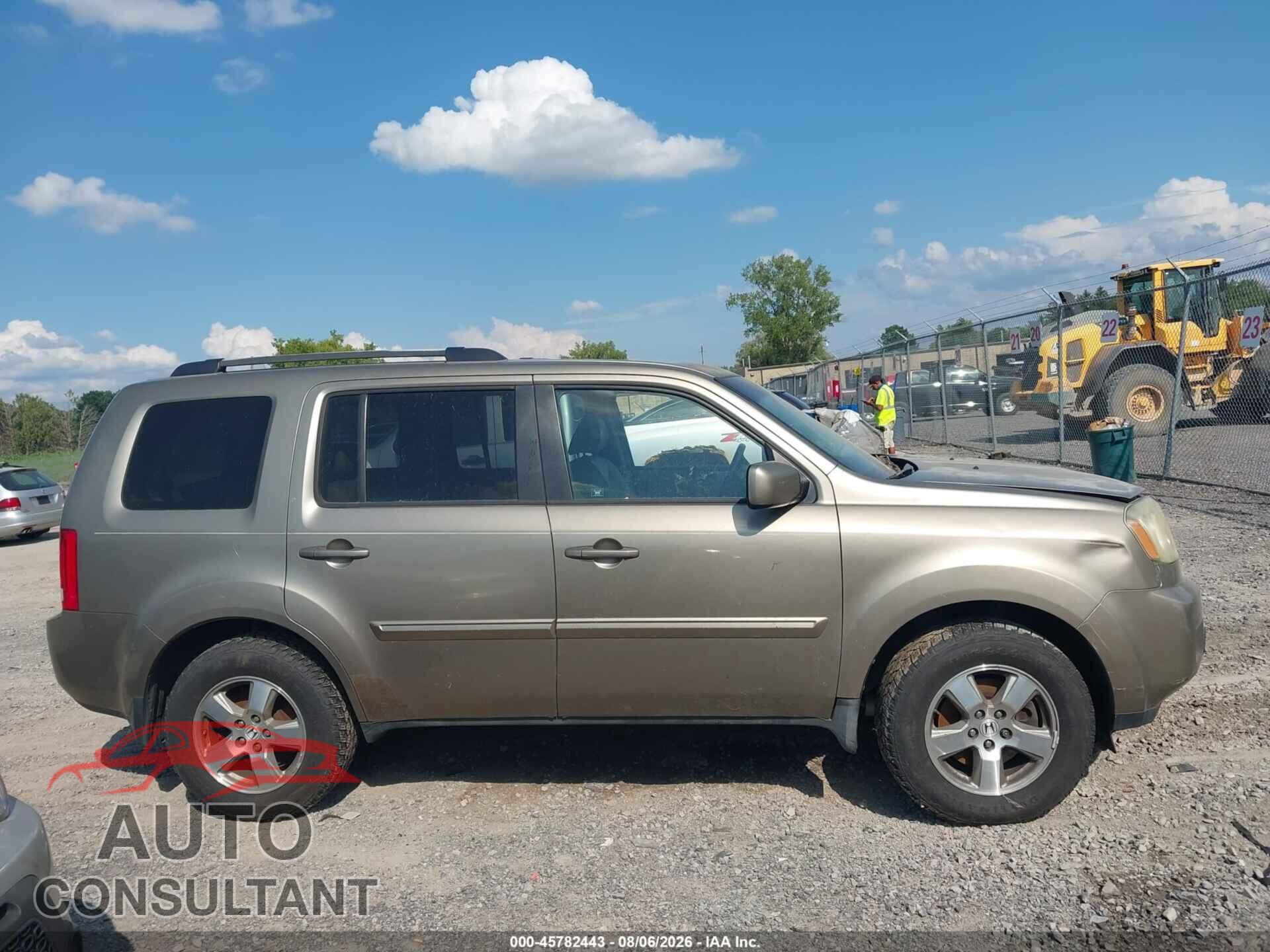 HONDA PILOT 2011 - 5FNYF3H6XBB038447