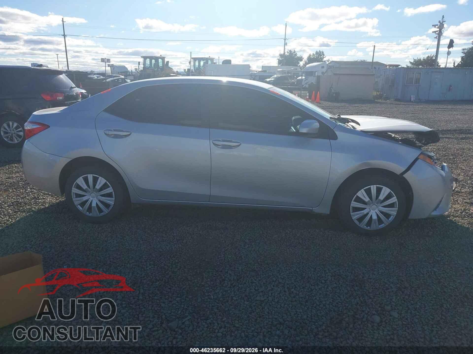TOYOTA COROLLA 2015 - 5YFBURHE6FP208609