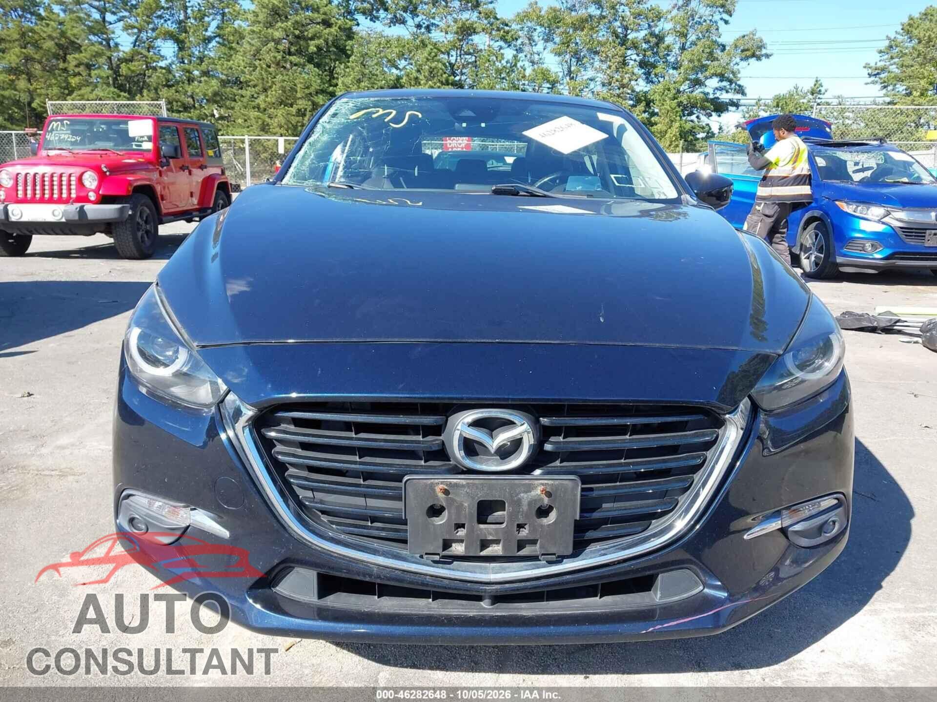 MAZDA MAZDA3 2018 - 3MZBN1M34JM267836