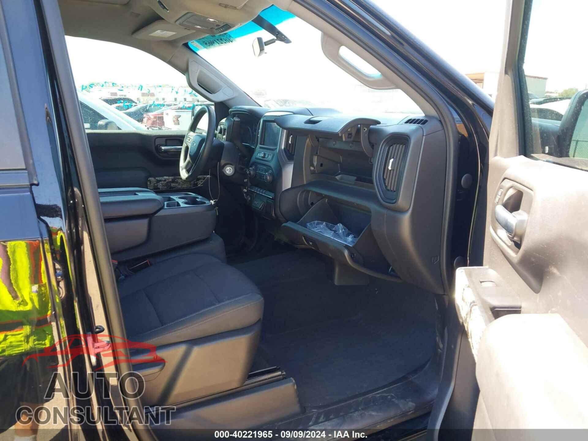 CHEVROLET SILVERADO 1500 2021 - 3GCPYCEF2MG377534