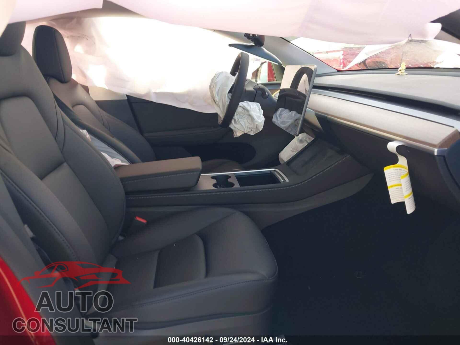 TESLA MODEL Y 2024 - 7SAYGDED8RF187121