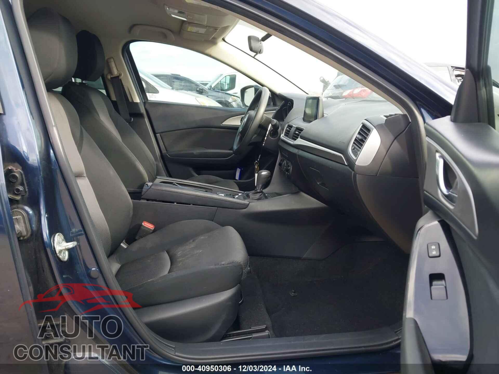 MAZDA MAZDA3 2017 - 3MZBN1U79HM112759