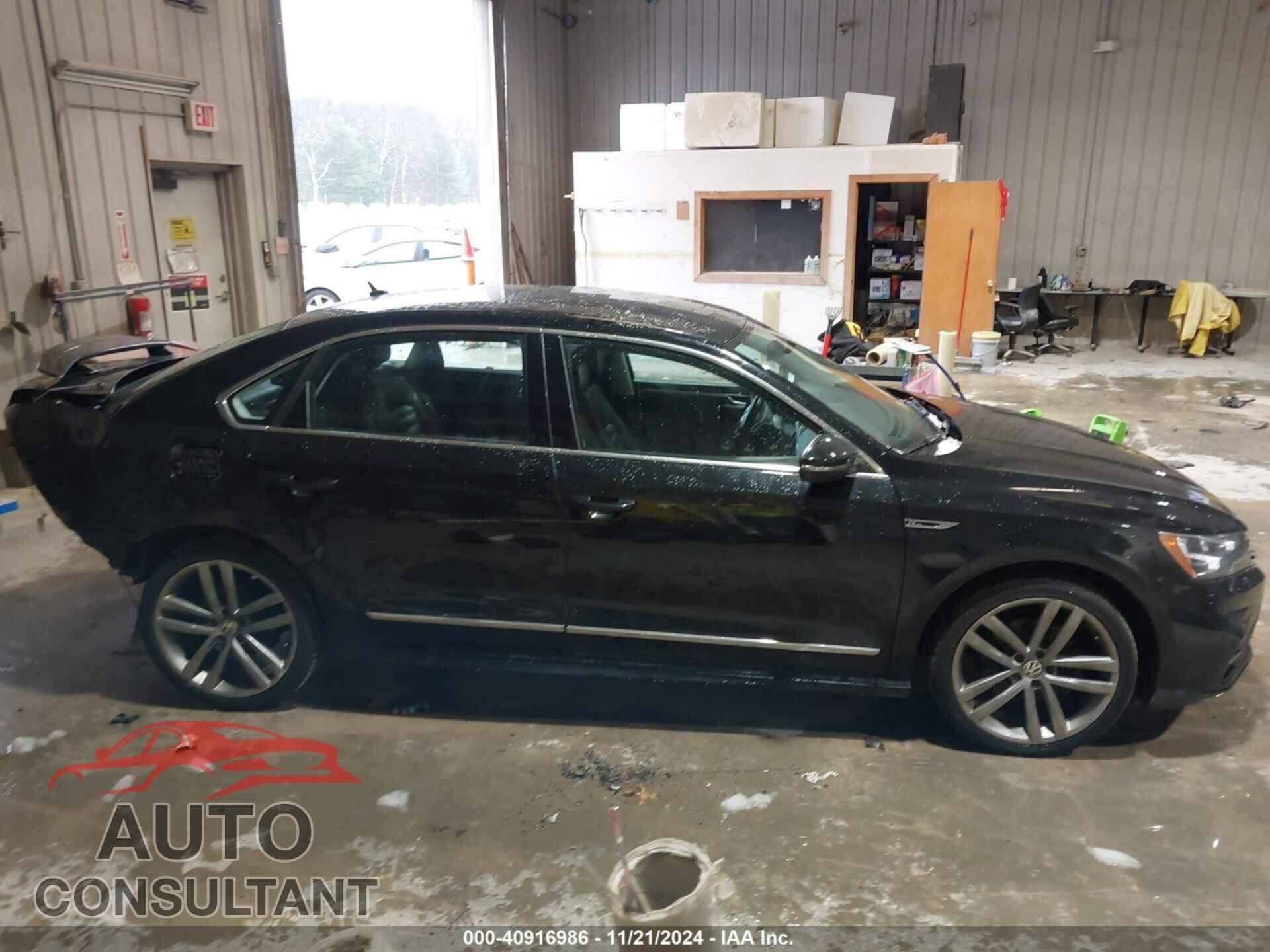 VOLKSWAGEN PASSAT 2016 - 1VWAT7A34GC036129