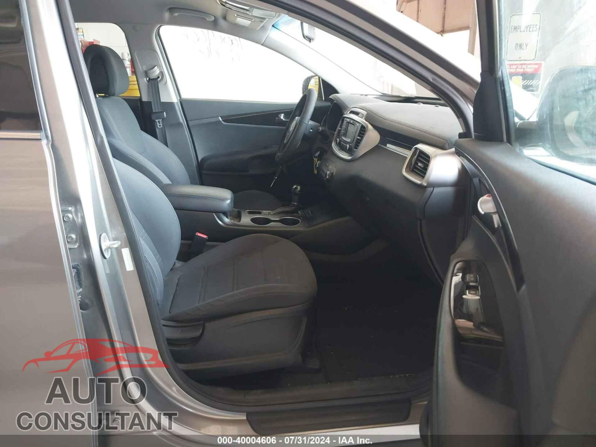 KIA SORENTO 2017 - 5XYPGDA55HG221014
