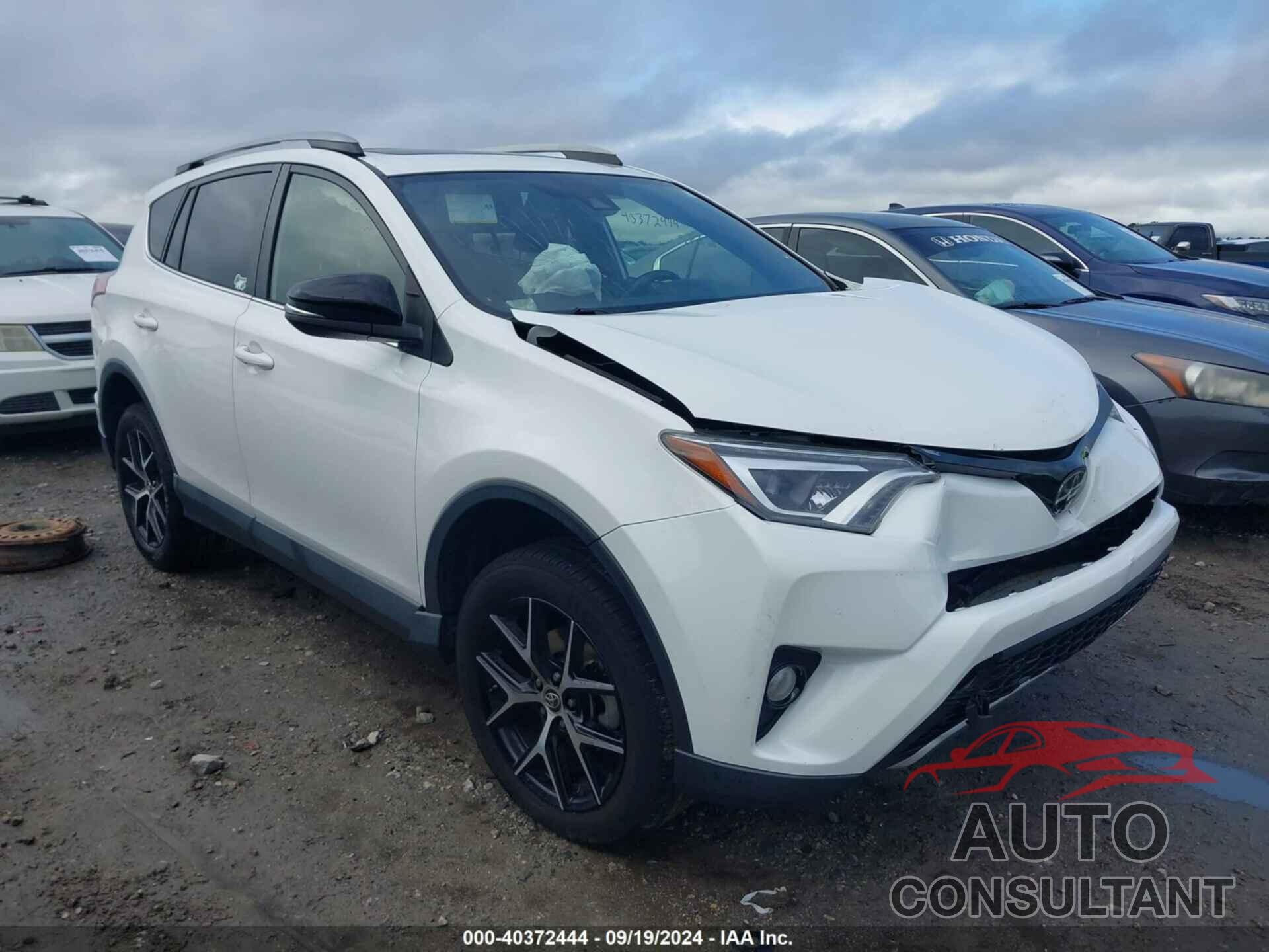 TOYOTA RAV4 2018 - JTMNFREV7JJ193014