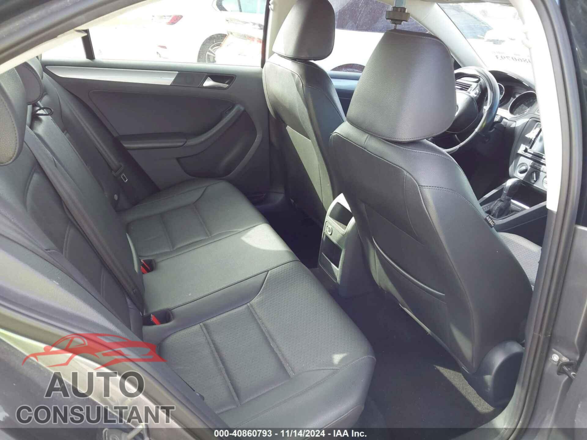 VOLKSWAGEN JETTA 2017 - 3VWDB7AJ2HM304349