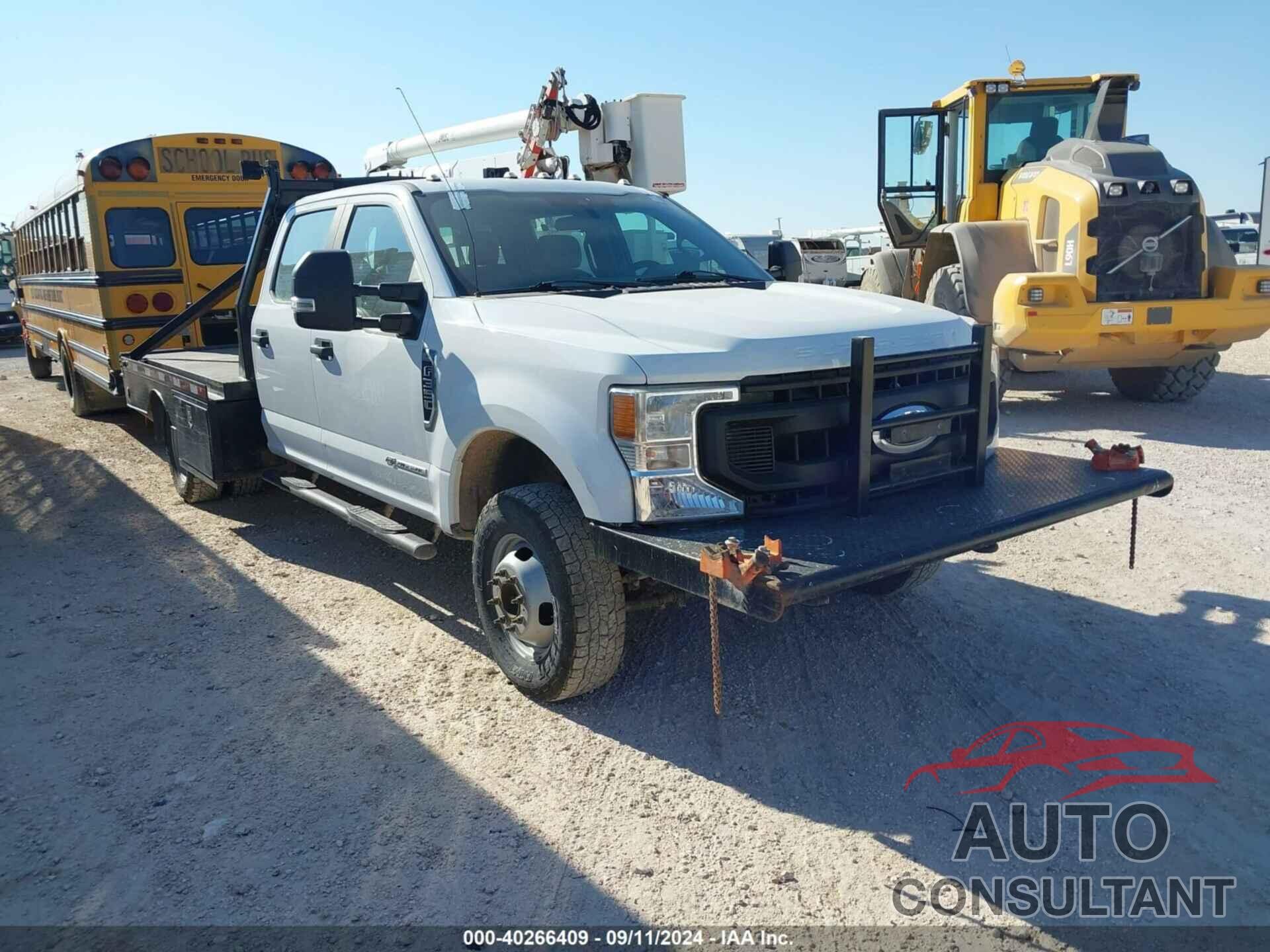 FORD F-350 CHASSIS 2020 - 1FD8W3HT2LEC31972