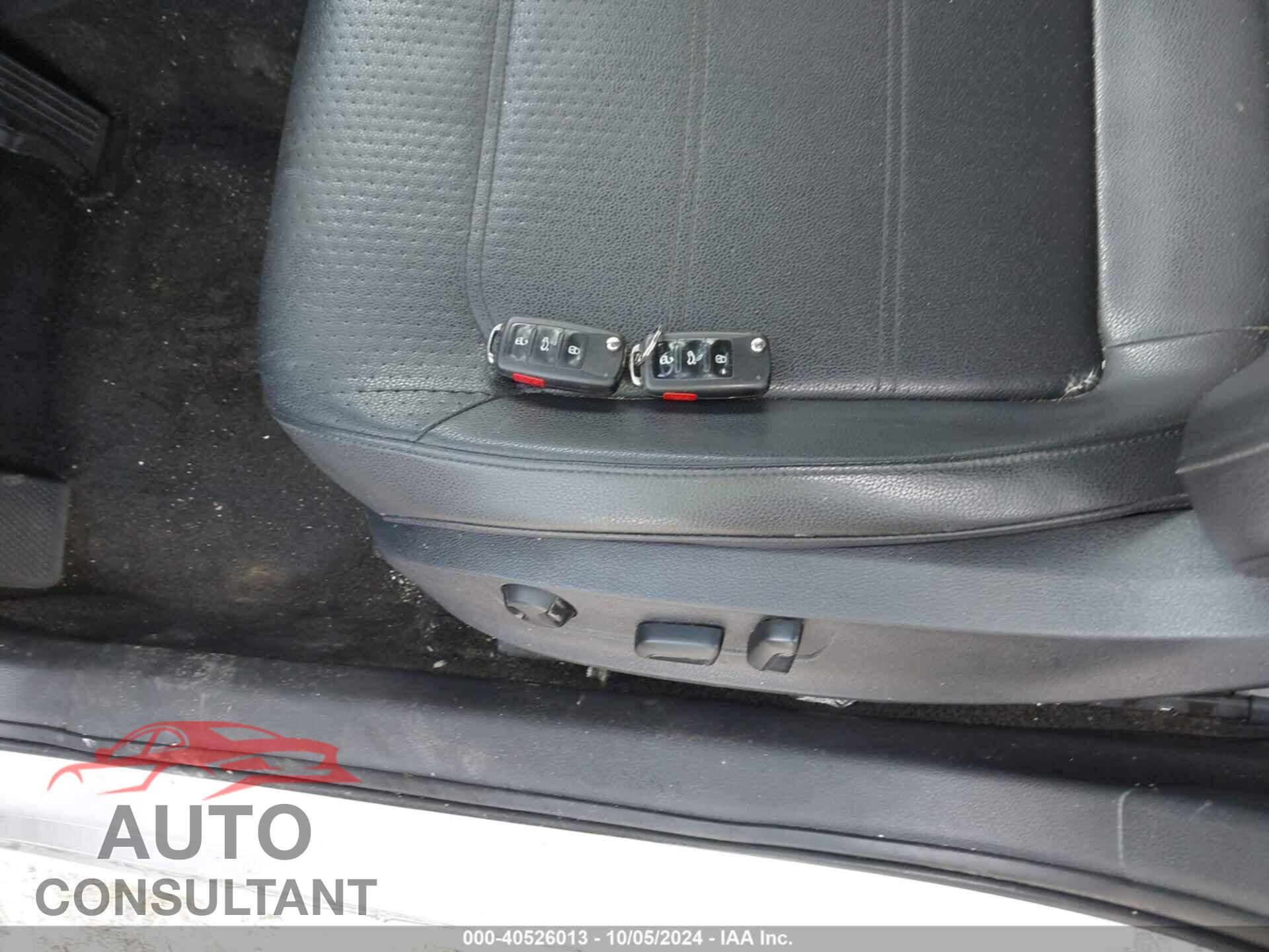 VOLKSWAGEN PASSAT 2015 - 1VWAT7A39FC032608