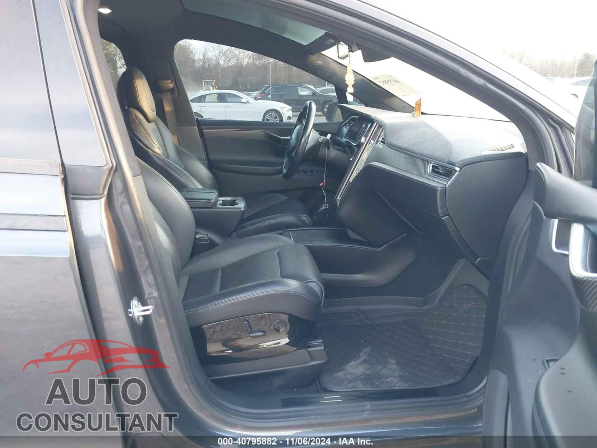 TESLA MODEL X 2016 - 5YJXCBE21GF005845