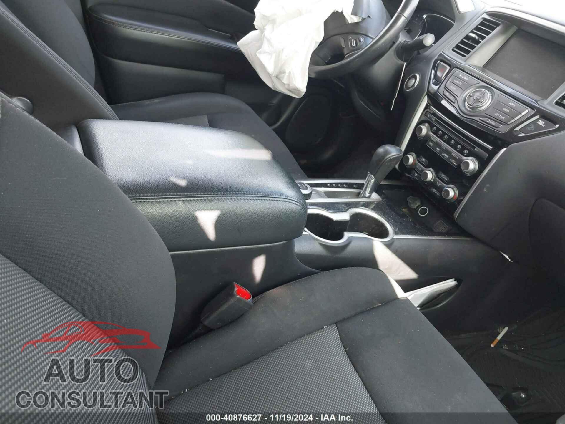 NISSAN PATHFINDER 2019 - 5N1DR2MM1KC638979