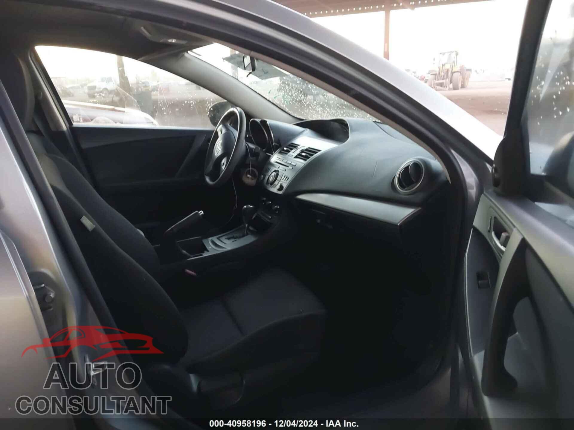 MAZDA MAZDA3 2012 - JM1BL1V85C1558588
