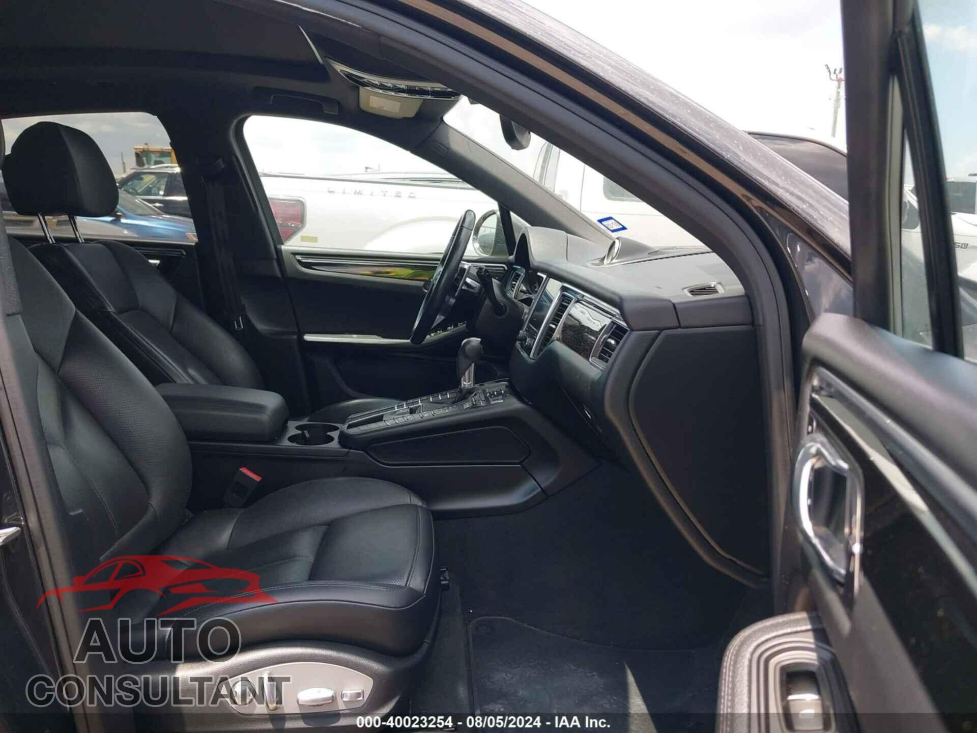 PORSCHE MACAN 2018 - WP1AA2A50JLB07913