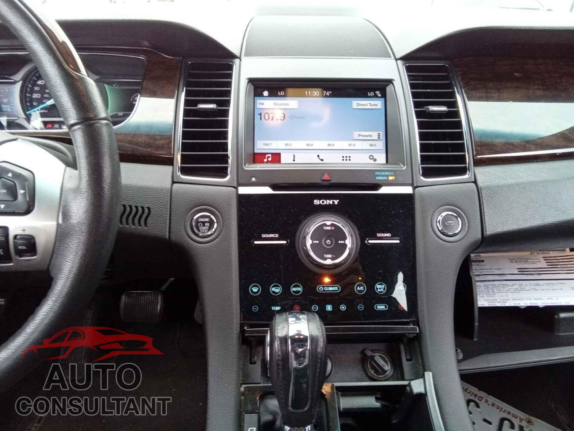 FORD TAURUS 2018 - 1FAHP2F88JG102958