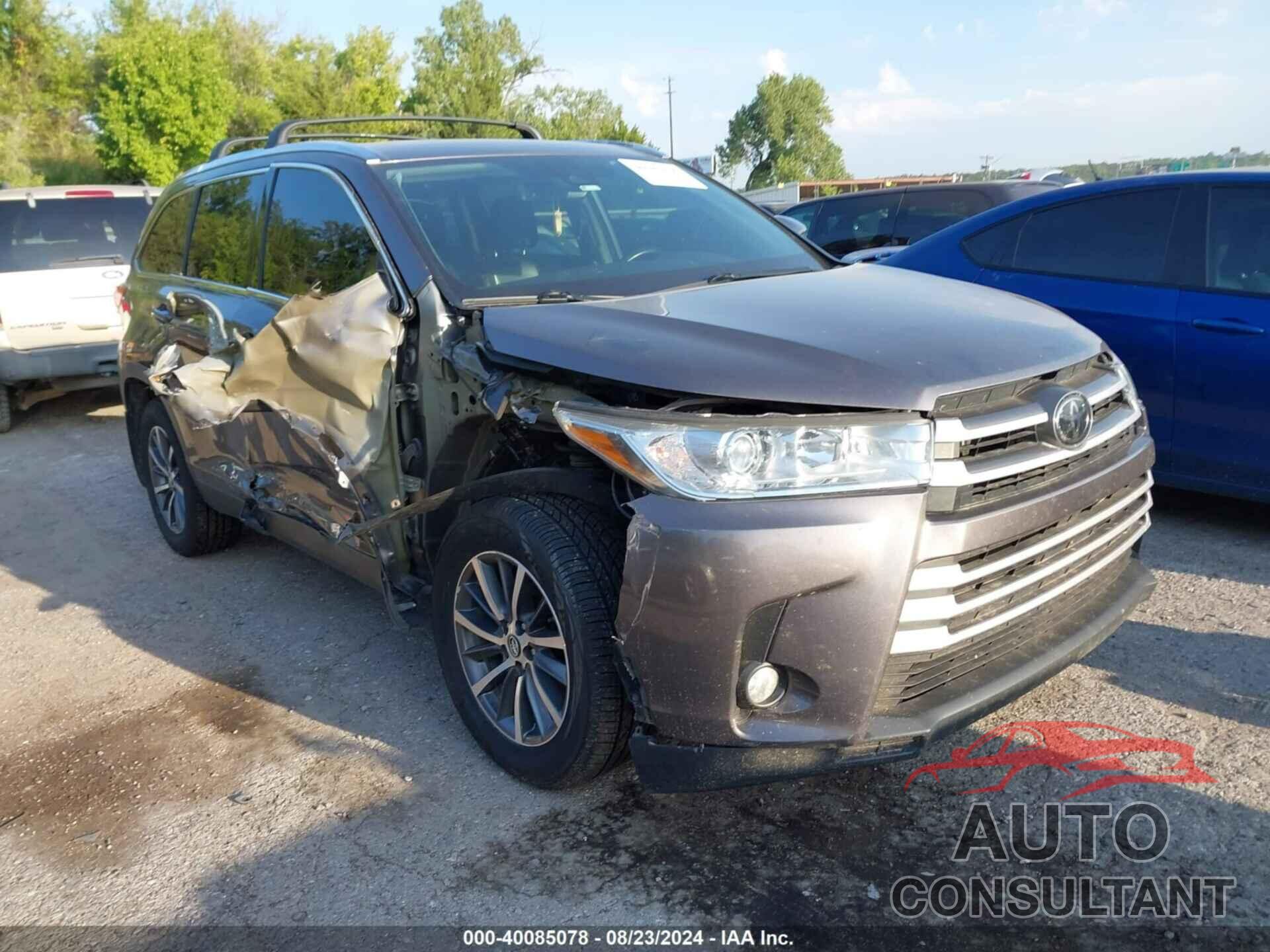 TOYOTA HIGHLANDER 2019 - 5TDJZRFH3KS578900