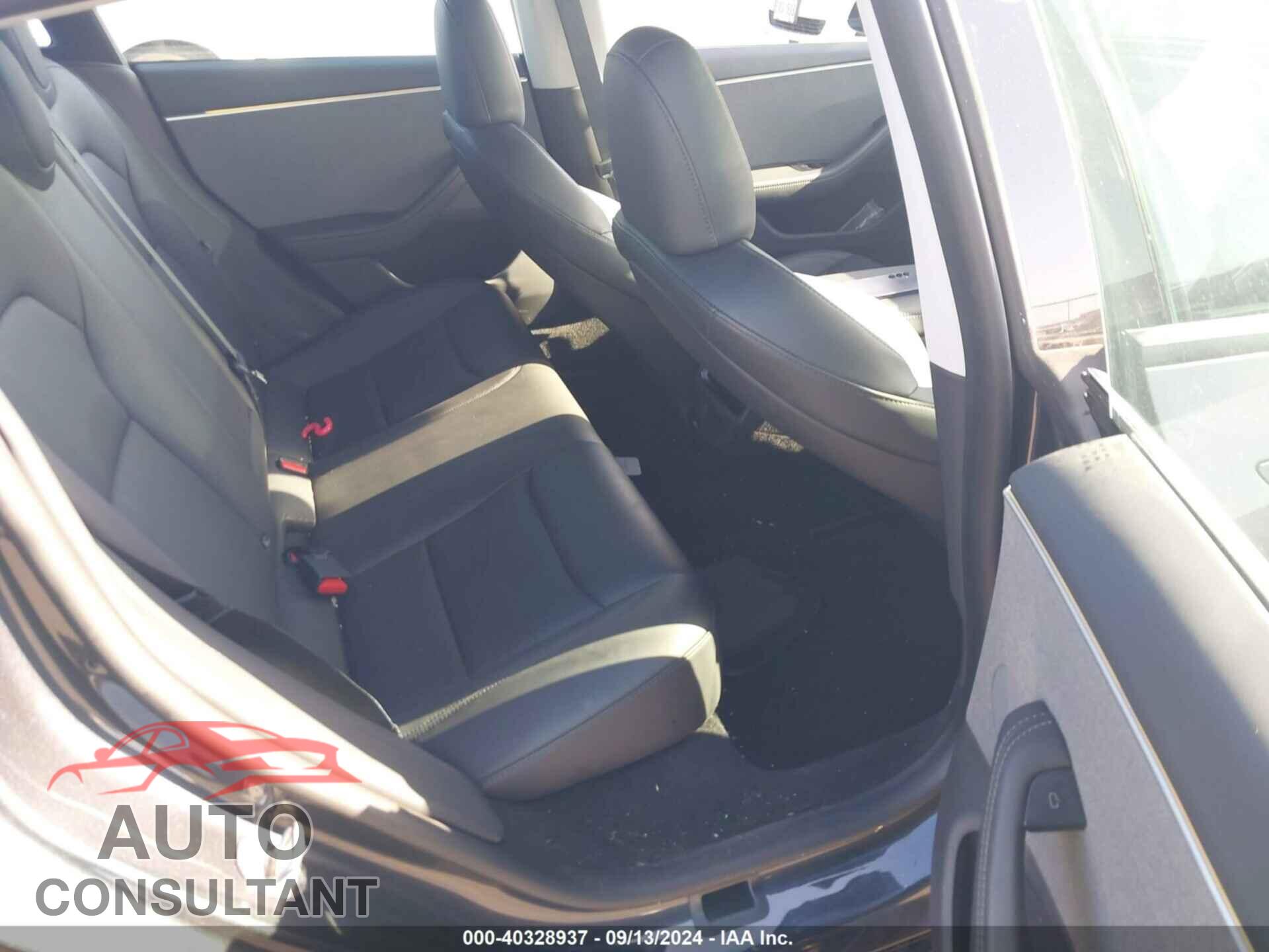 TESLA MODEL 3 2024 - 5YJ3E1EA3RF741697
