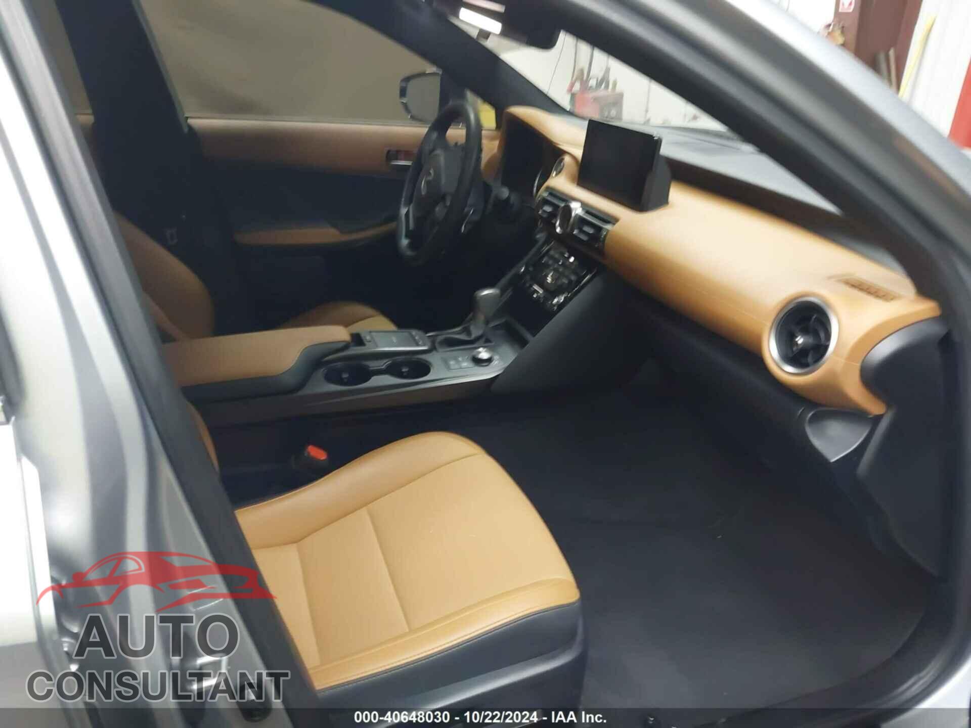 LEXUS IS 300 2022 - JTHAA1D27N5118428