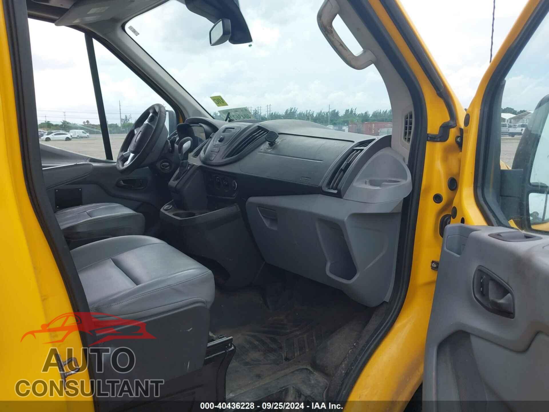 FORD TRANSIT-250 2017 - 1FTYR2XM8HKA78183