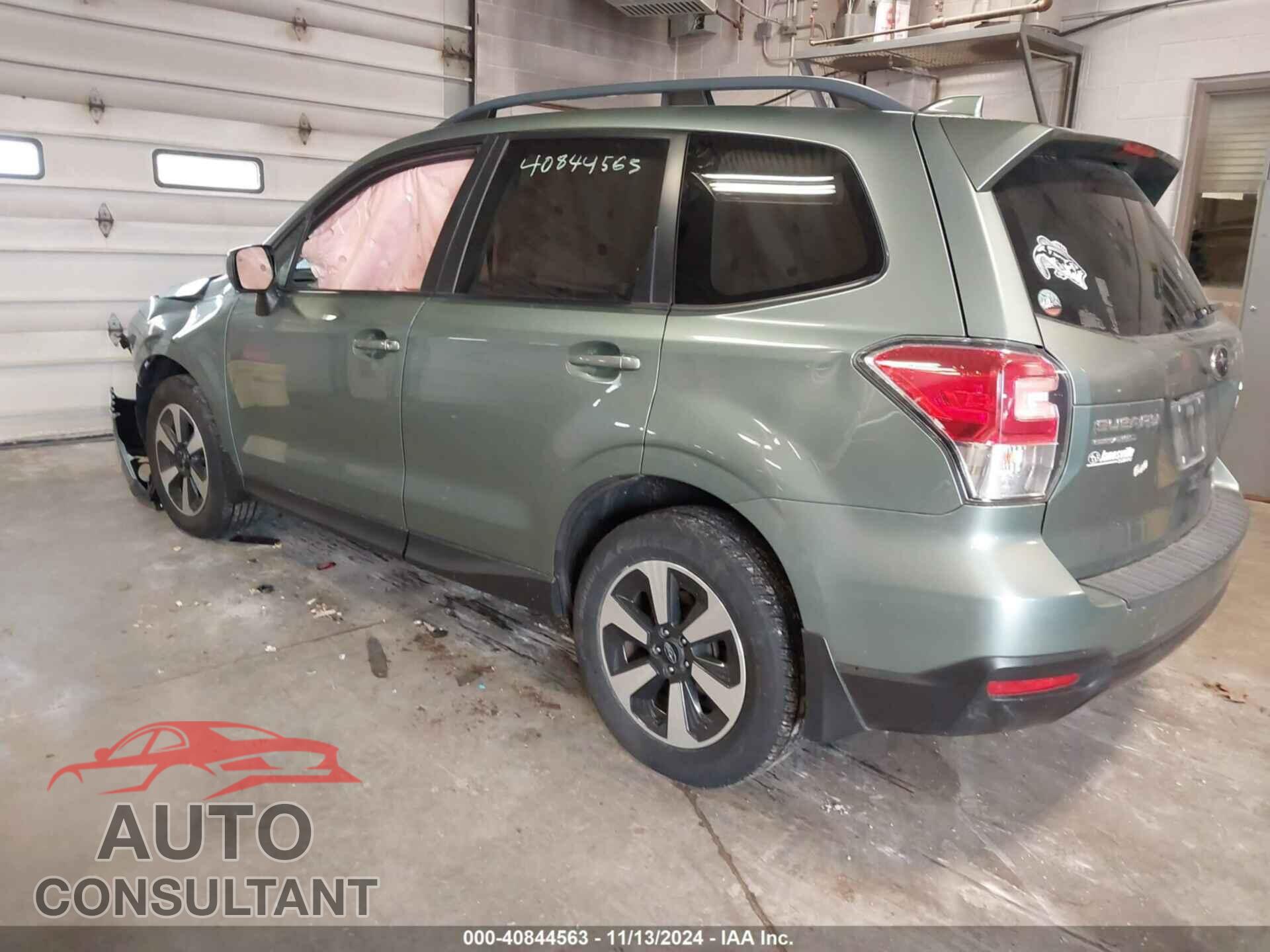 SUBARU FORESTER 2018 - JF2SJAEC2JH579057