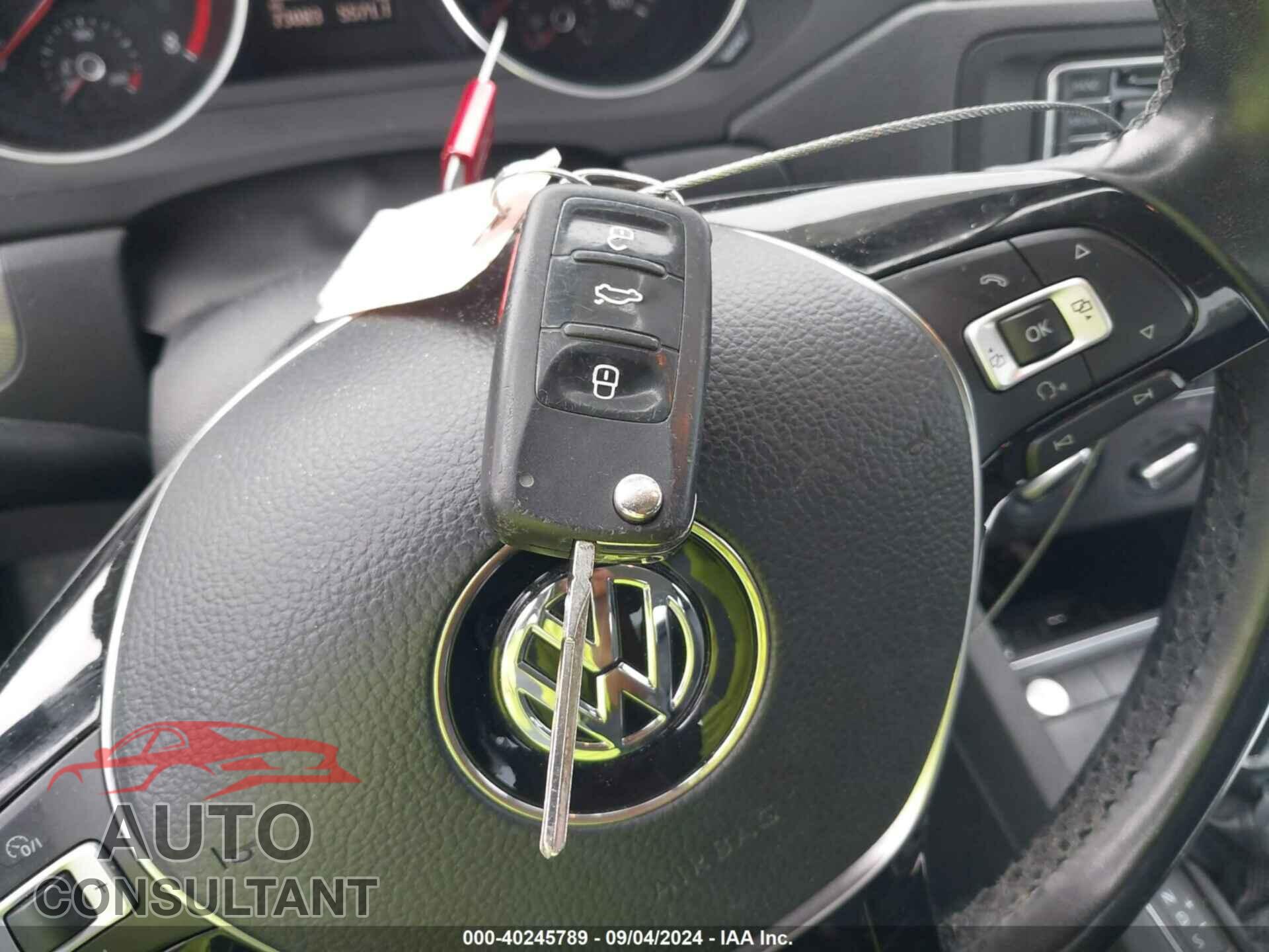 VOLKSWAGEN JETTA 2017 - 3VWDB7AJ4HM220419