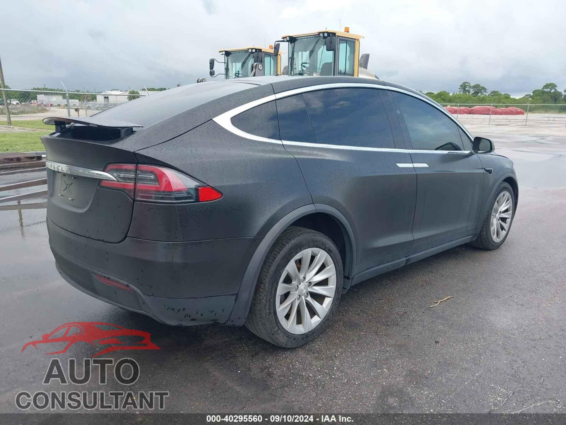 TESLA MODEL X 2017 - 5YJXCBE20HF027238