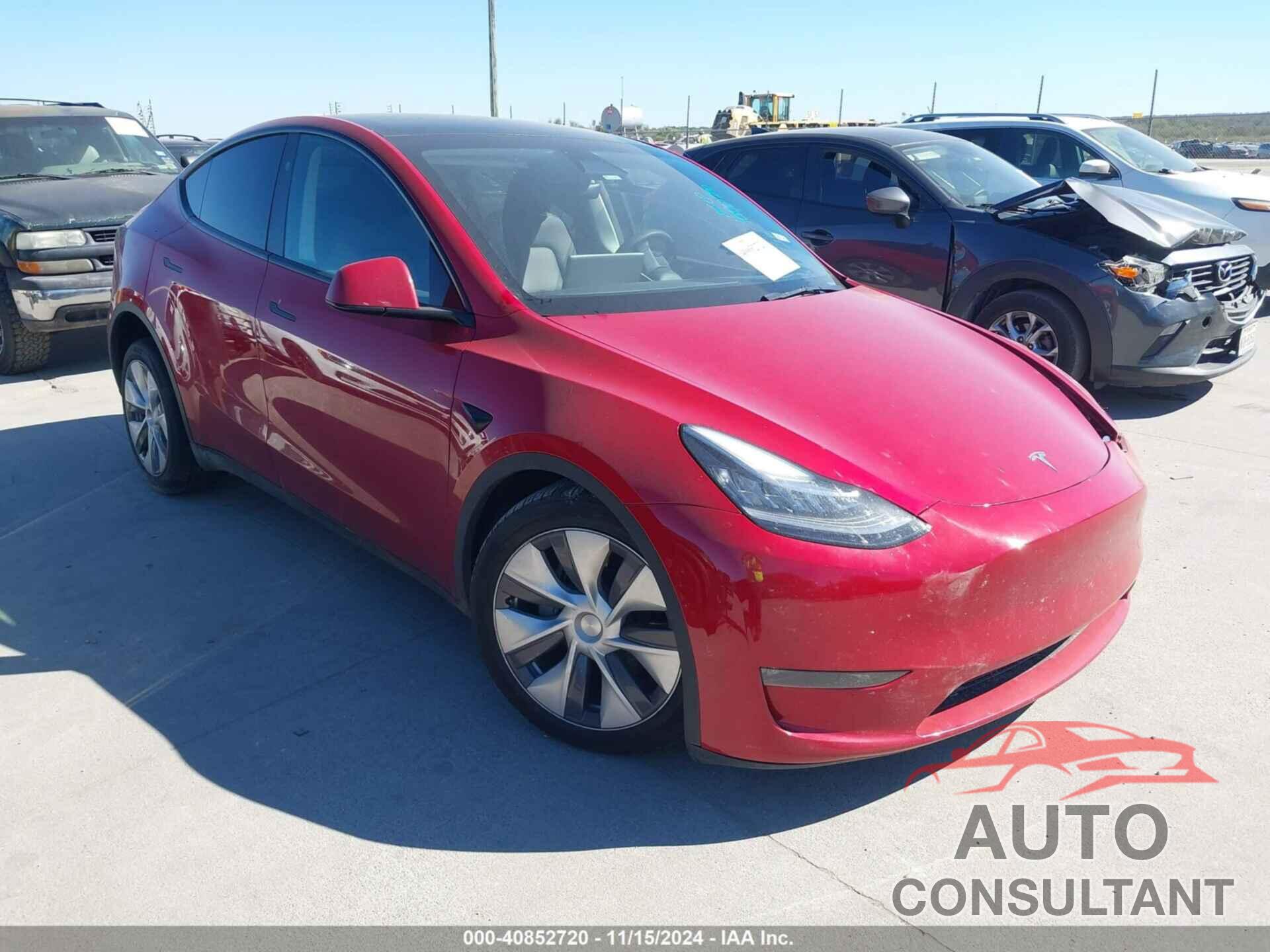 TESLA MODEL Y 2023 - 7SAYGDEE7PA136437