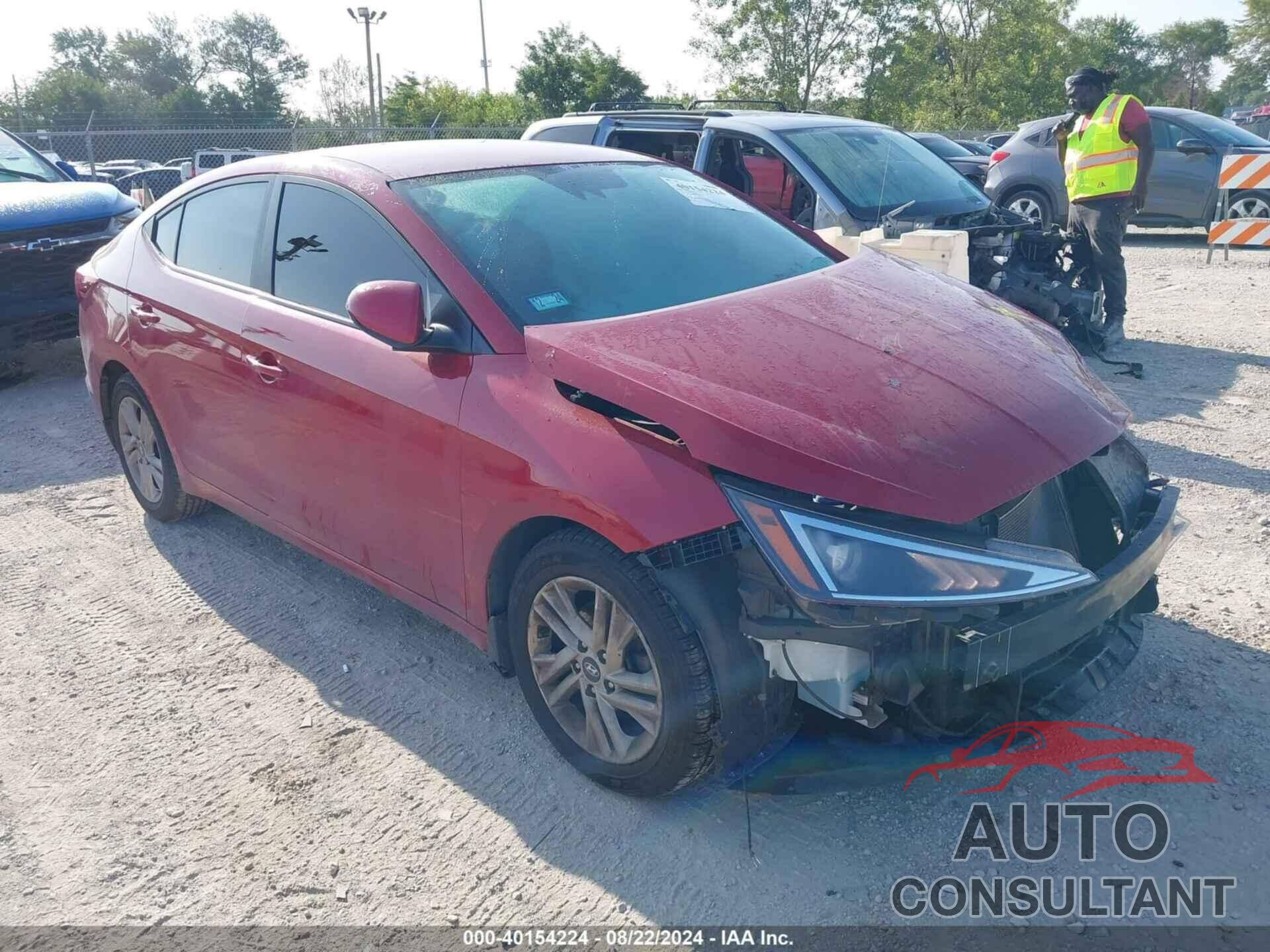 HYUNDAI ELANTRA 2019 - KMHD84LF3KU872276