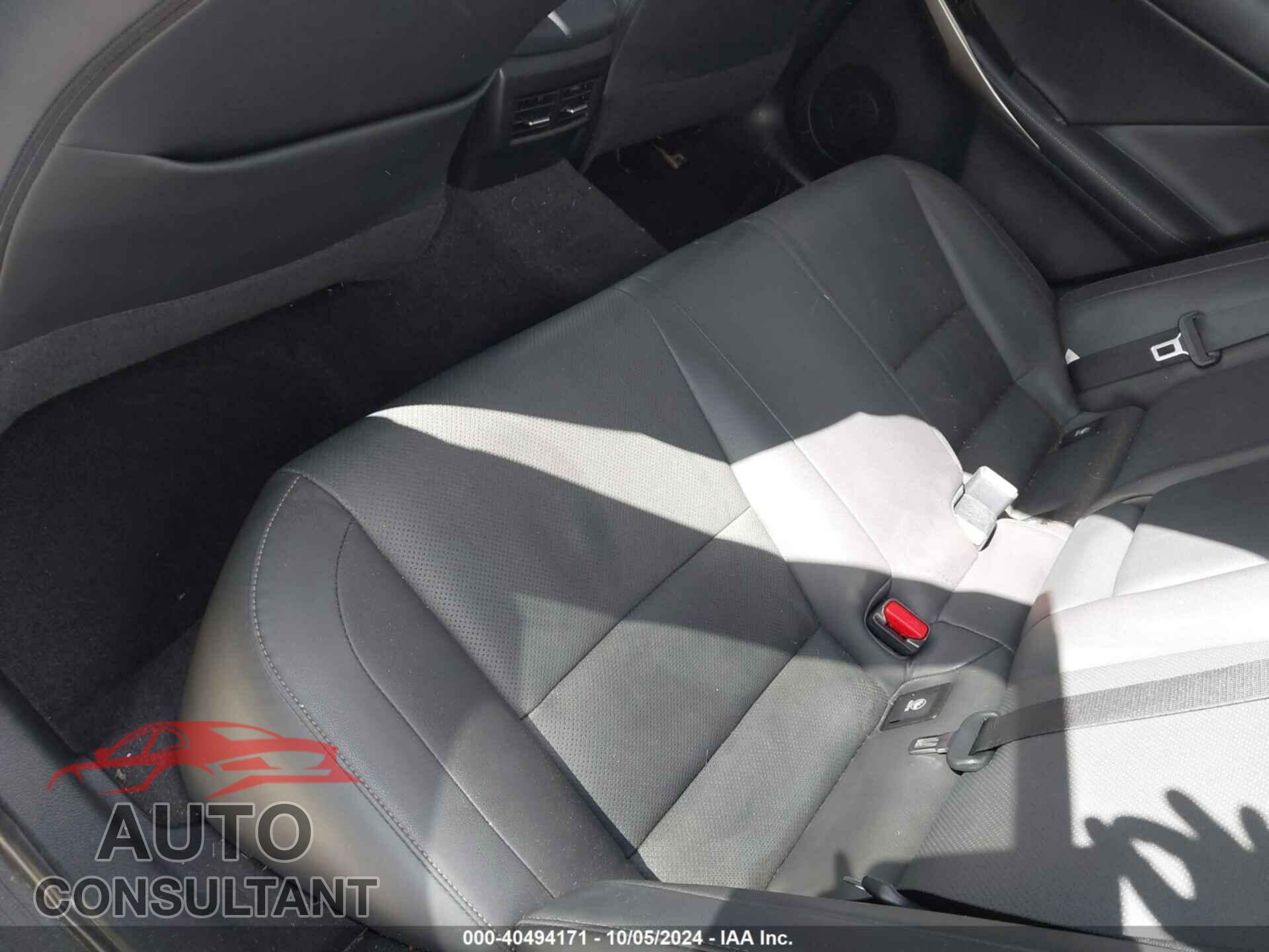 LEXUS IS 2016 - JTHBA1D29G5005359