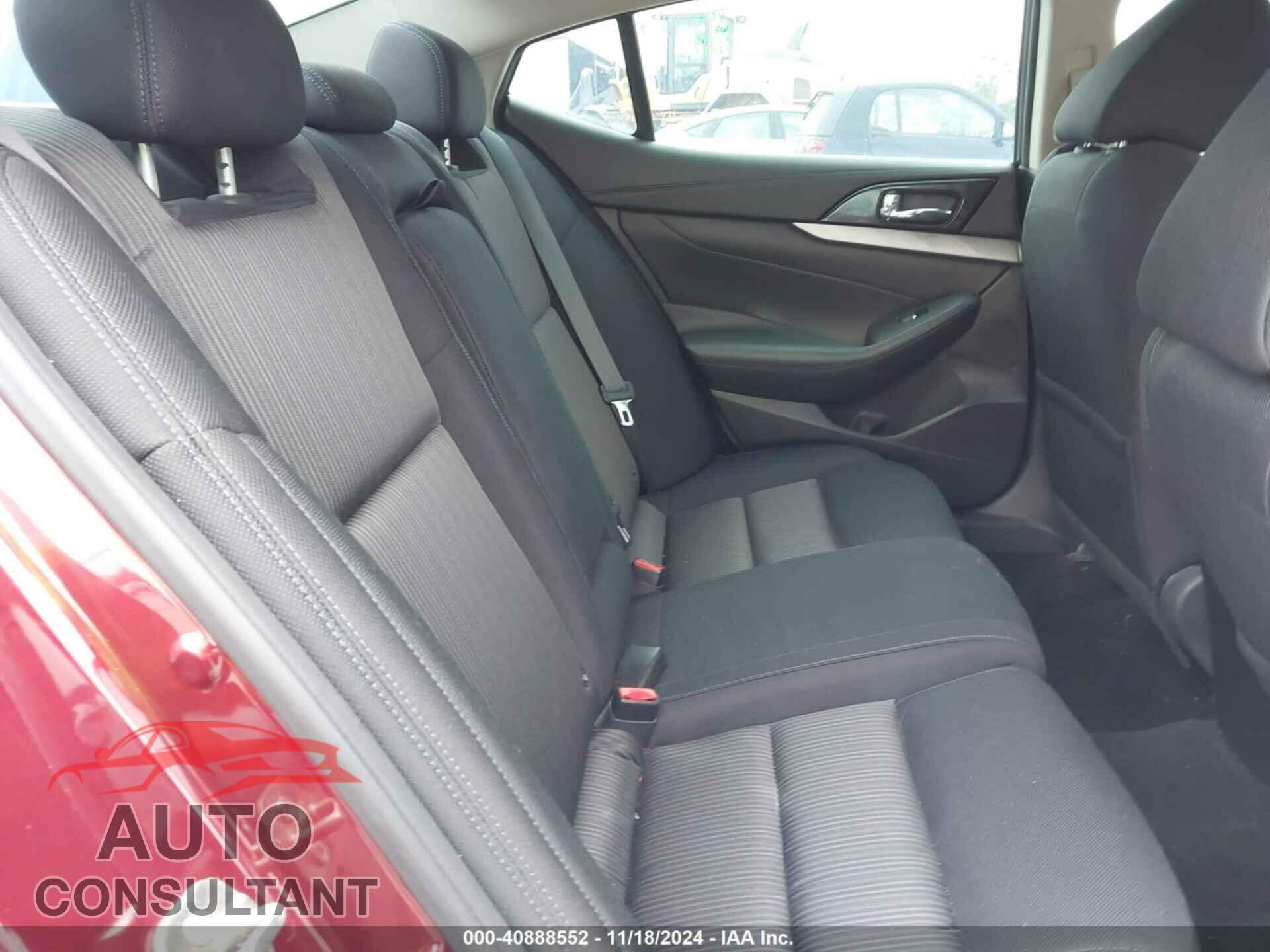 NISSAN MAXIMA 2017 - 1N4AA6AP3HC370388