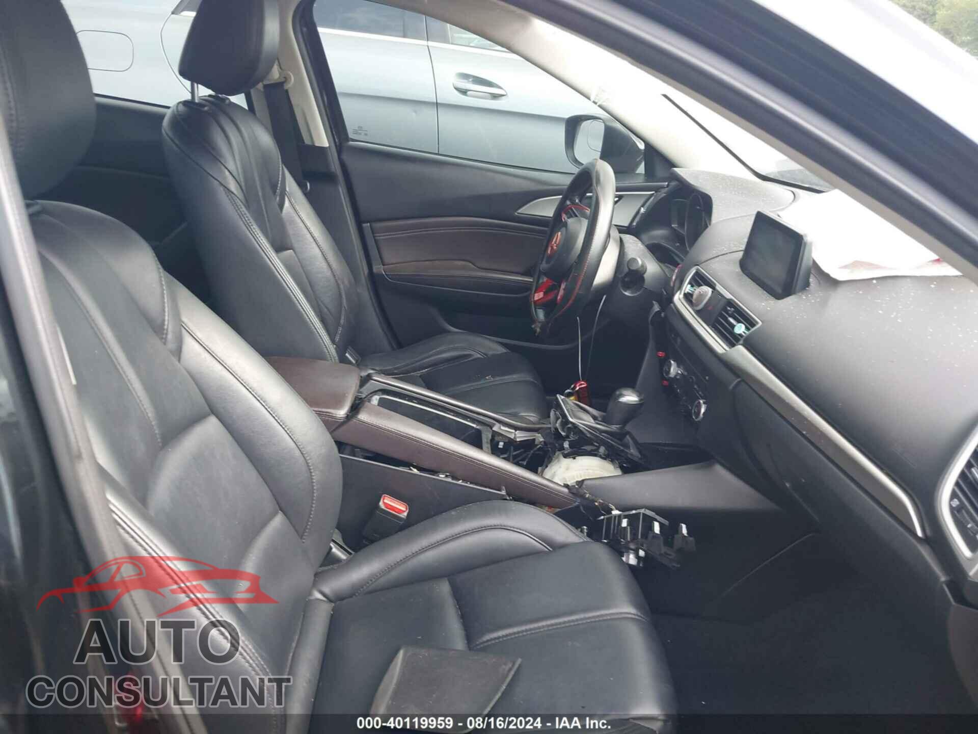 MAZDA MAZDA3 2018 - 3MZBN1V32JM203101