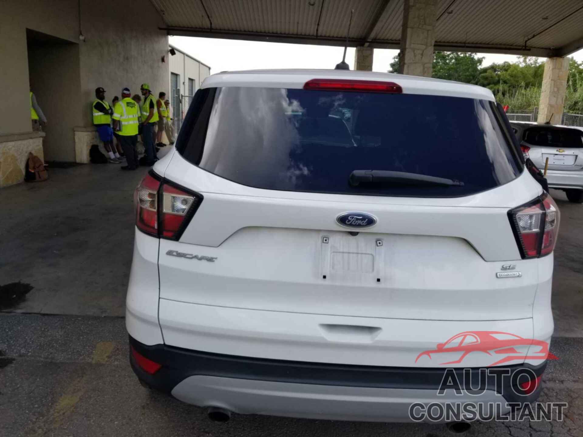 FORD ESCAPE 2017 - 1FMCU0GD6HUD67804