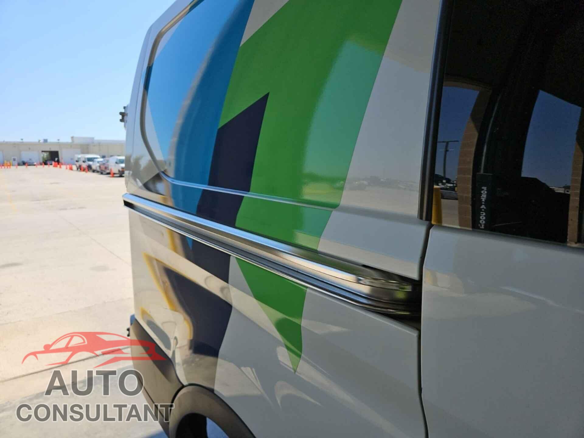 FORD TRANSIT-150 2017 - 1FTYE1YM9HKA82277