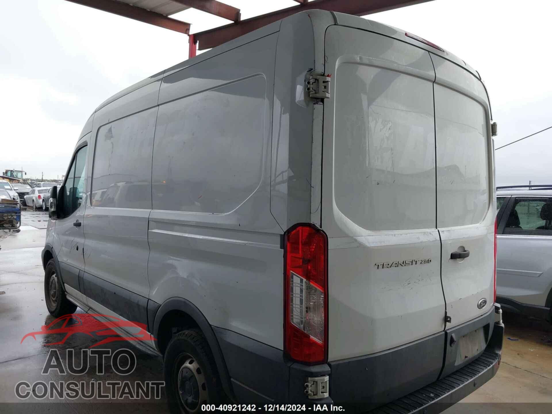 FORD TRANSIT-250 2017 - 1FTYR1CM3HKA98793