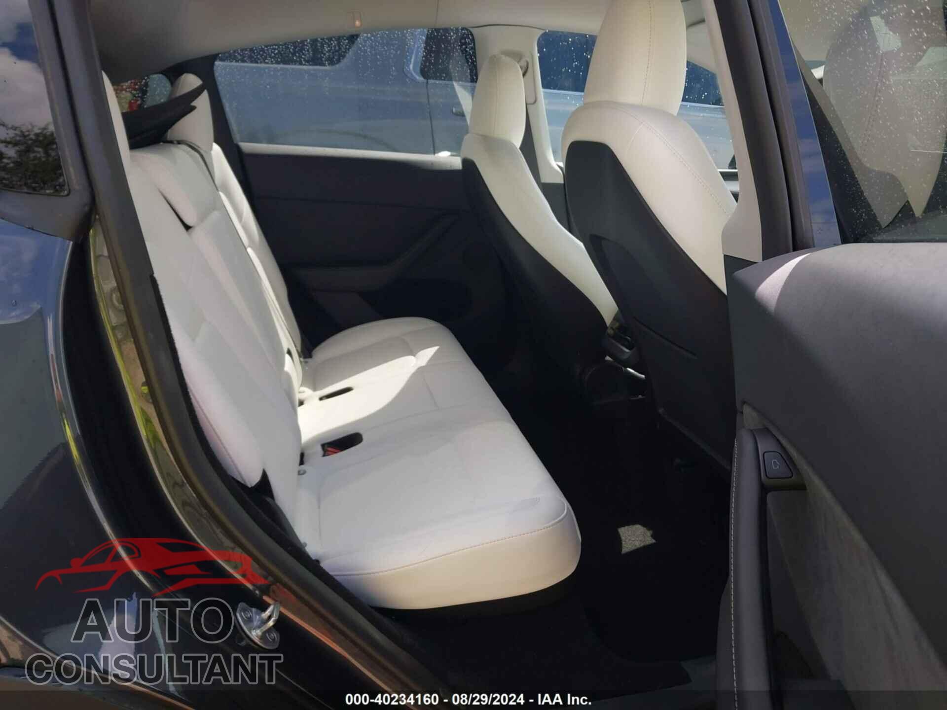 TESLA MODEL Y 2024 - 7SAYGDEF6RA268441