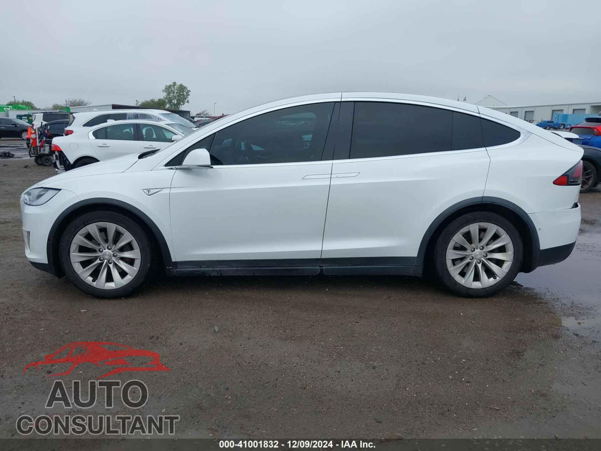 TESLA MODEL X 2016 - 5YJXCAE23GF005825