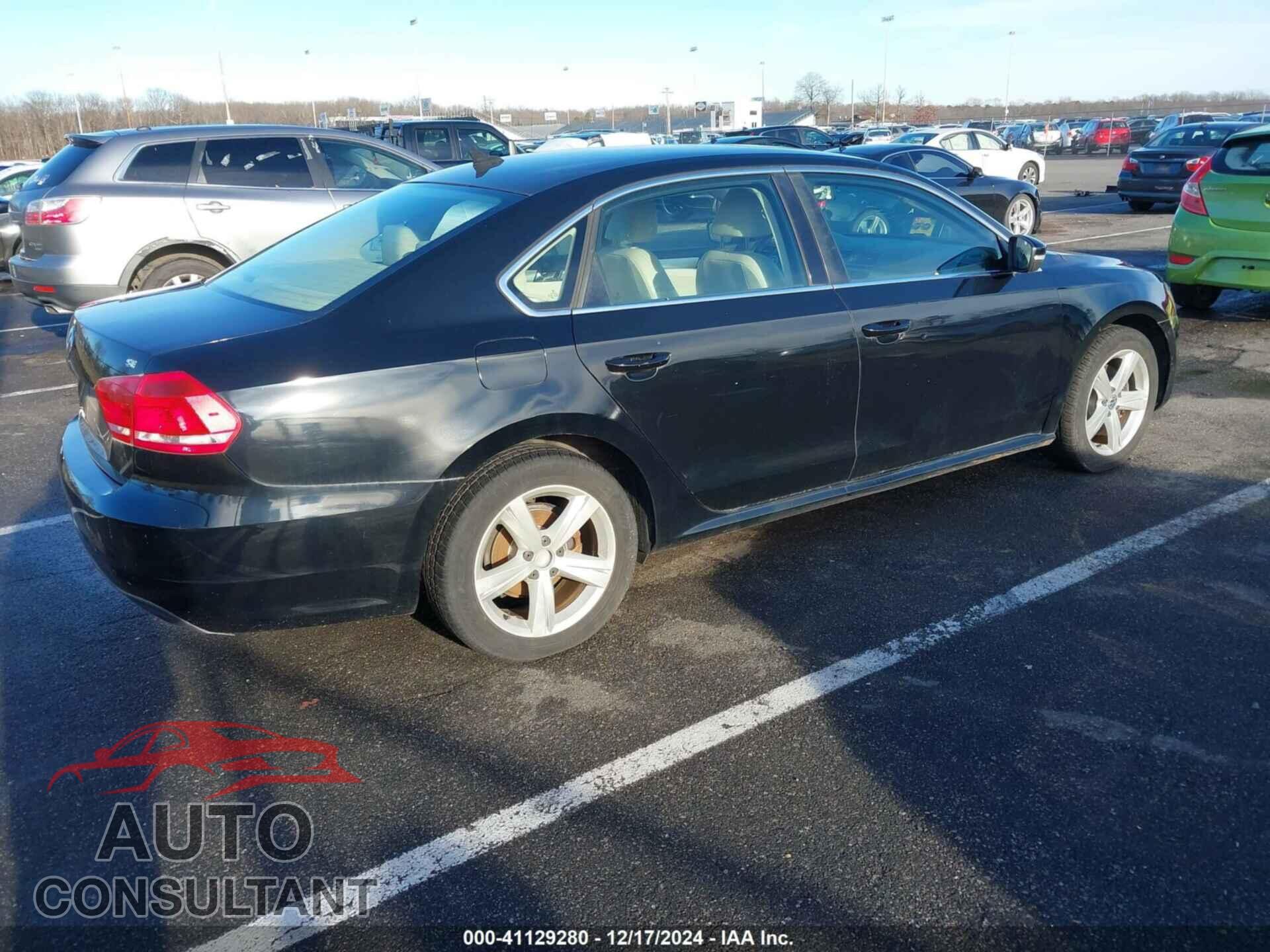 VOLKSWAGEN PASSAT 2013 - 1VWBP7A35DC058564